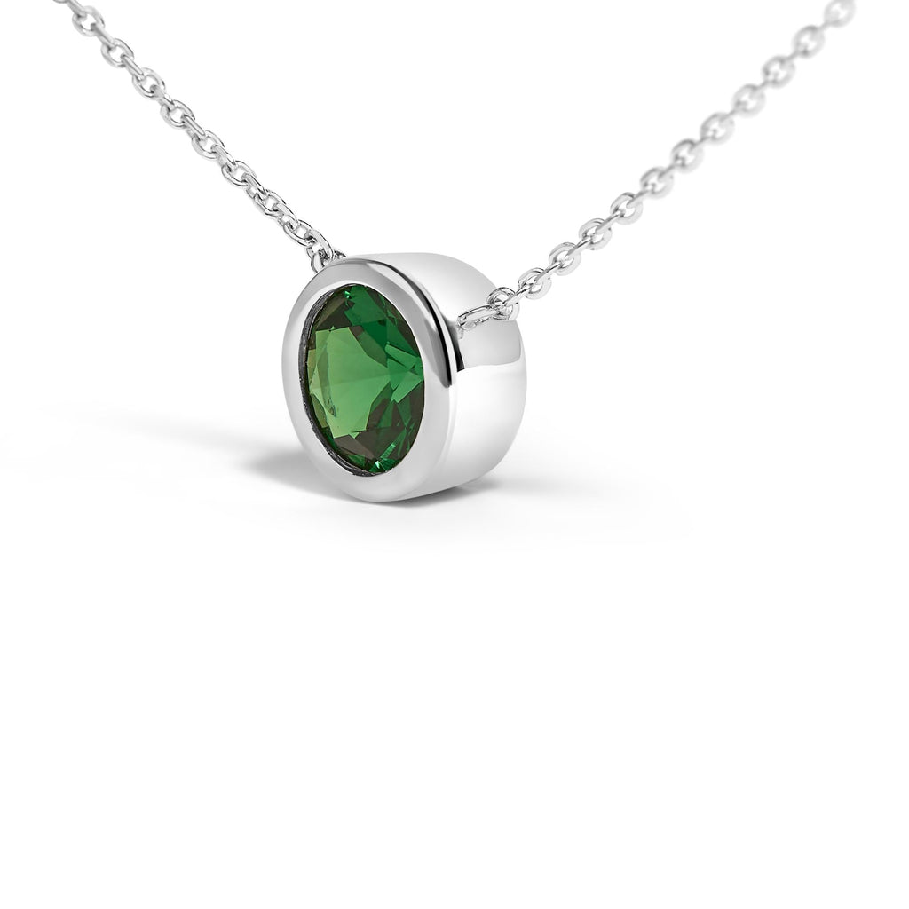 Collar con colgante de piedra preciosa creada en plata de ley 925 de 7 mm con bisel - 45,7 cm - Friggin Jewelry