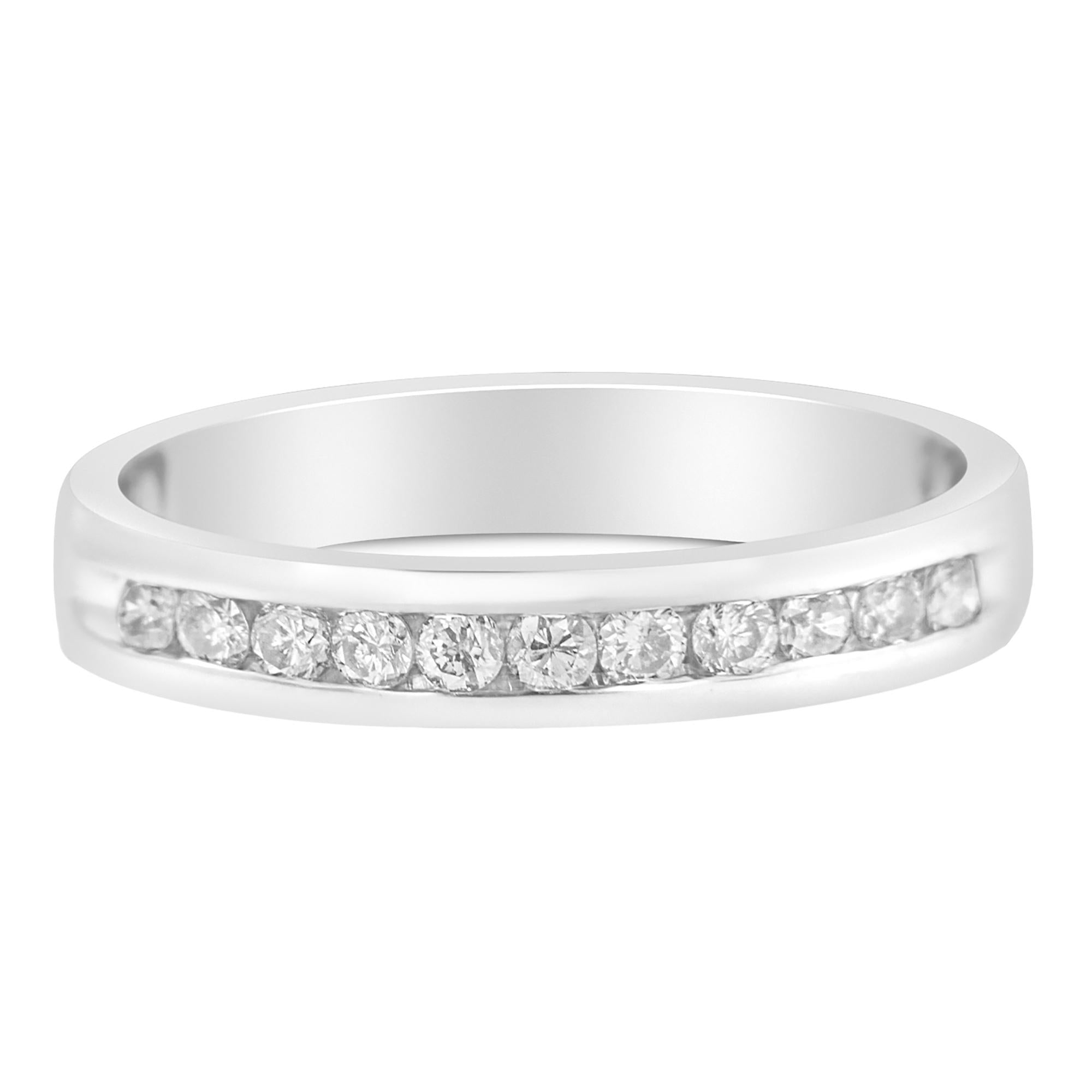18K White Gold 1/4 Cttw Channel Set Brilliant Round-Cut Diamond Classic 11 Stone Wedding Band Ring (E-F Color, I1-I2 Clarity) - Friggin Jewelry