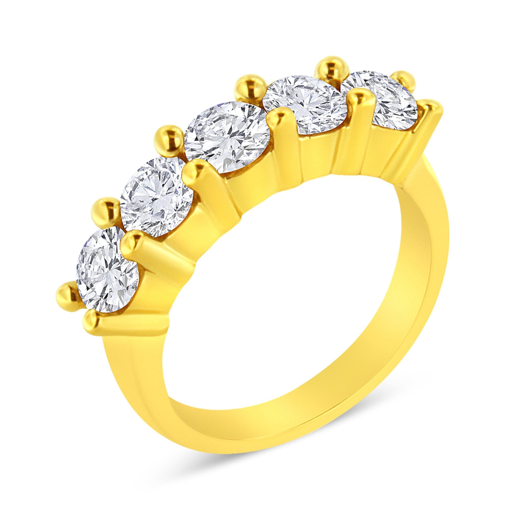 Anillo de bodas de plata de ley 925 bañado en oro amarillo de 14 quilates con 5 diamantes engastados en garras compartidas (color JK, claridad I1-I2) - Friggin Jewelry