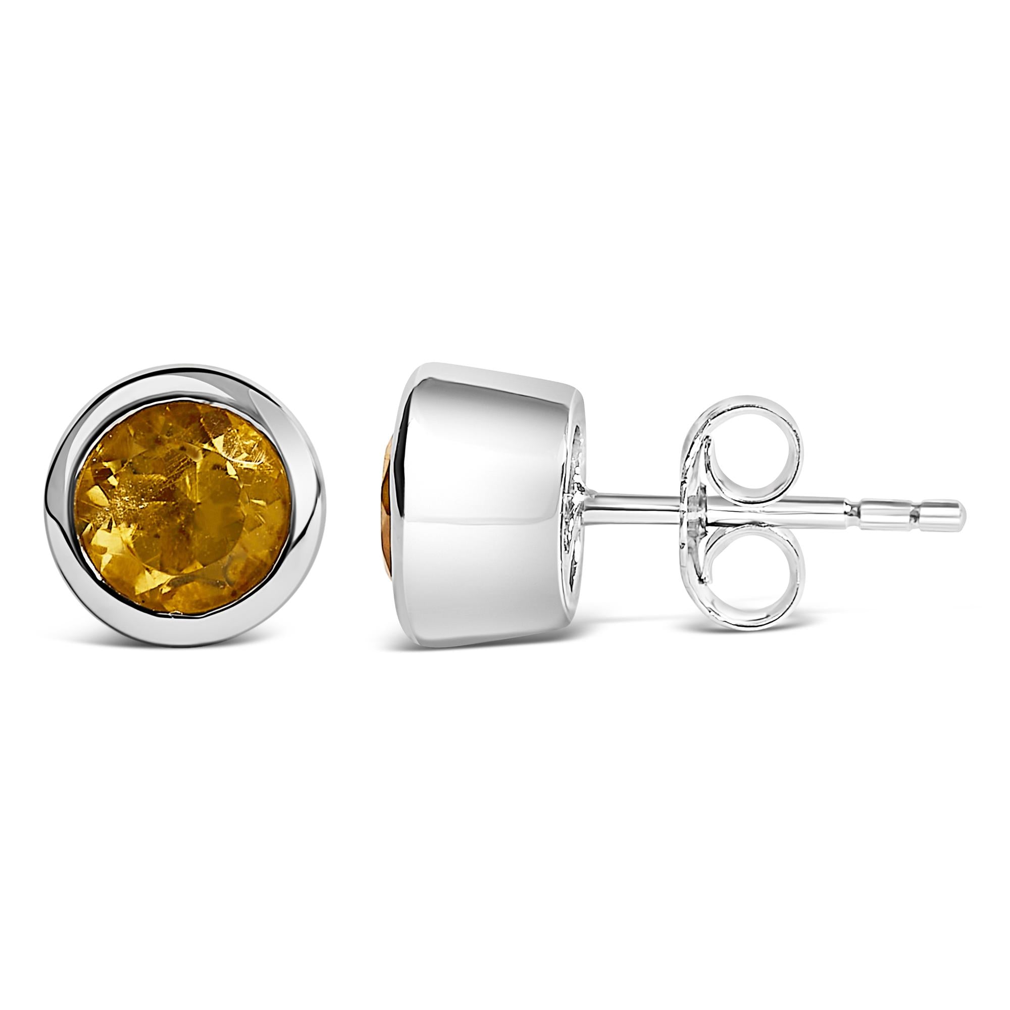 Pendientes solitarios de plata de ley 925 de 6 mm con gema creada engastada en bisel - Friggin Jewelry