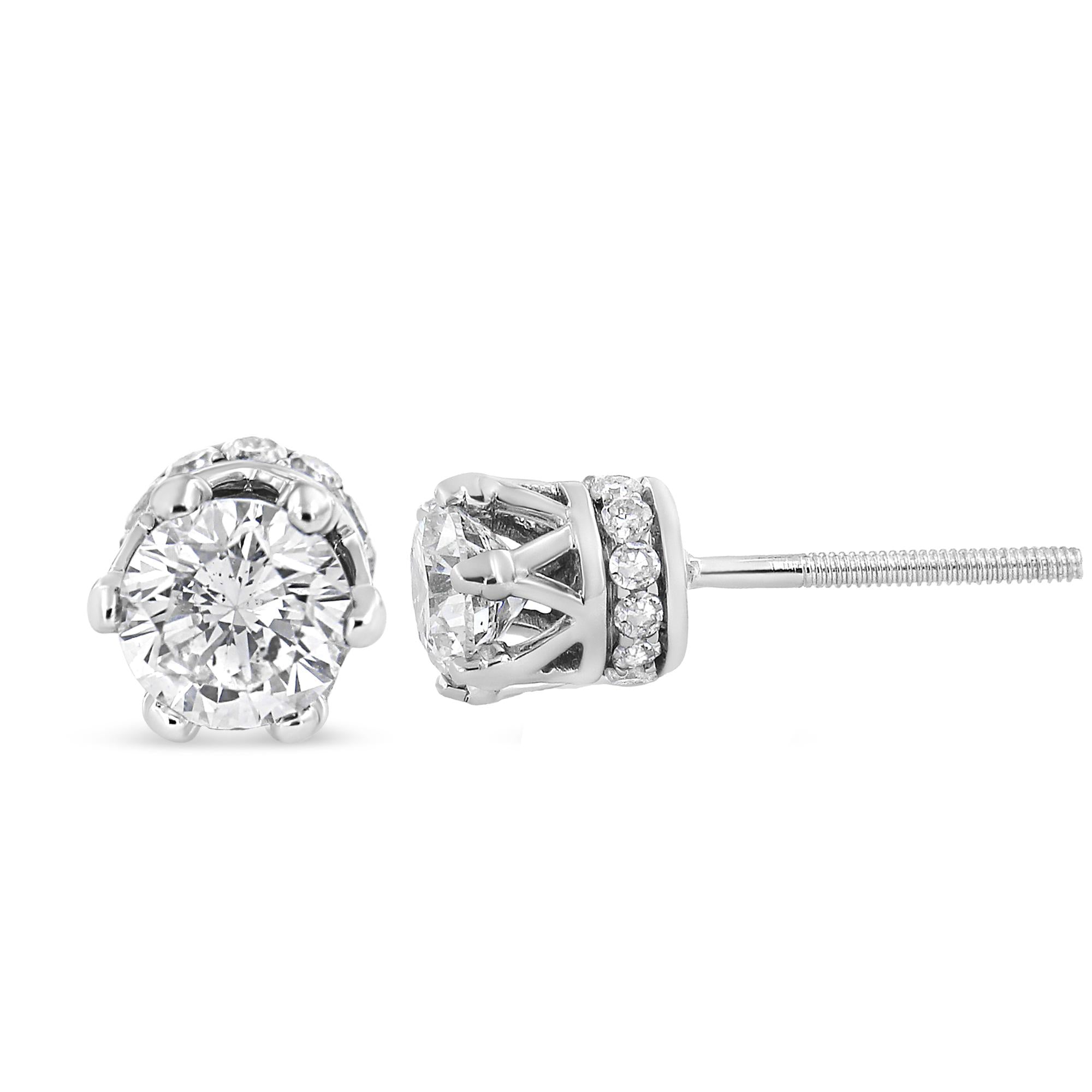 Aretes de oro blanco de 14 quilates con corona de diamantes de talla redonda de 1,0 quilates y engaste en garra (color IJ, claridad I1-I2) - Friggin Jewelry