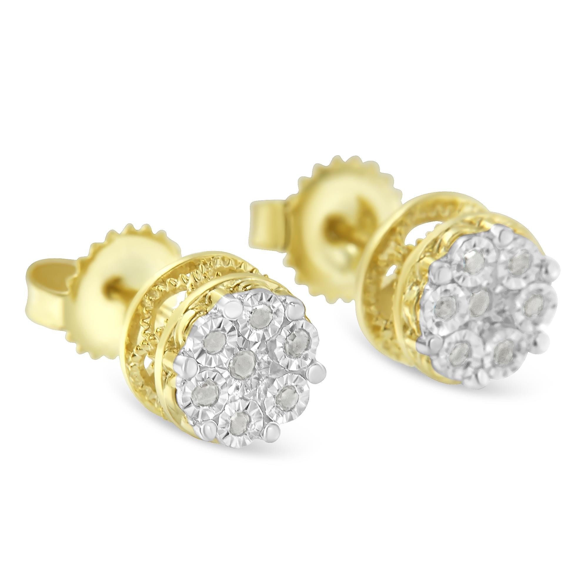 Aretes tipo botón con diseño floral de diamantes engastados en talla rosa de 1/7 ct en oro amarillo de 10 quilates sobre plata de ley 0.925 (color IJ, claridad I3) - Friggin Jewelry