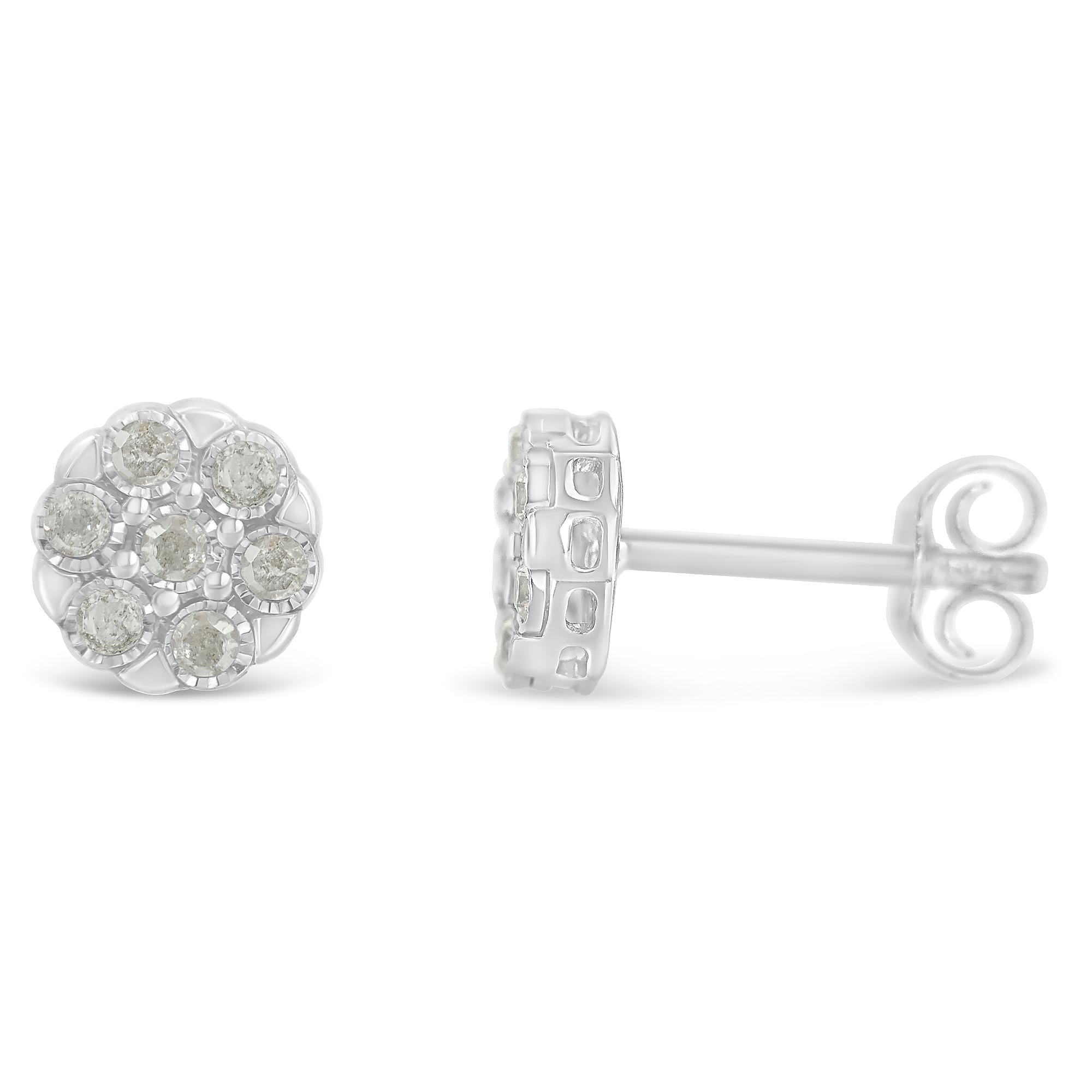 Pendiente de botón con racimo floral de diamantes de talla rosa en plata de ley (0,25 cts, color IJ, claridad I2-I3) - Friggin Jewelry