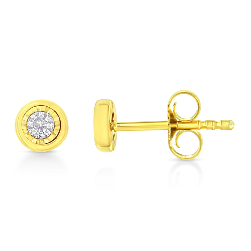 Aretes de plata de ley 925 bañados en oro amarillo de 10 quilates con diamantes engastados milagros de 1/10 quilates (formas a elegir) - Friggin Jewelry
