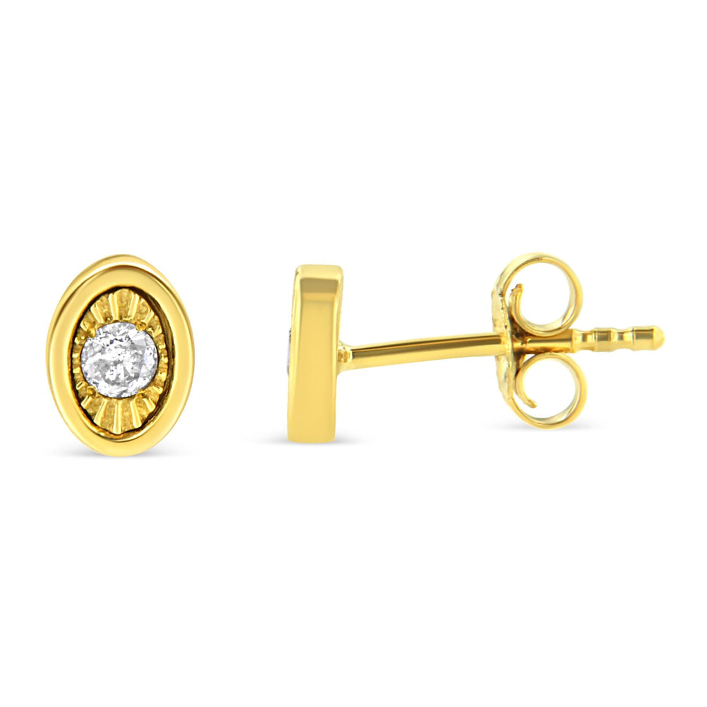 Aretes de plata de ley 925 bañados en oro amarillo de 10 quilates con diamantes engastados milagros de 1/10 quilates (formas a elegir) - Friggin Jewelry