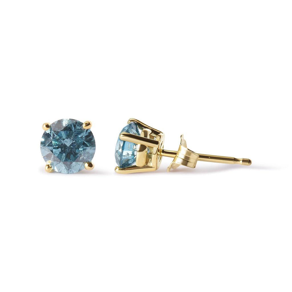 Aretes solitarios clásicos de oro amarillo de 14 quilates con diamante azul agua tratado de 1,0 quilates (color azul agua, claridad I2-I3) - Friggin Jewelry