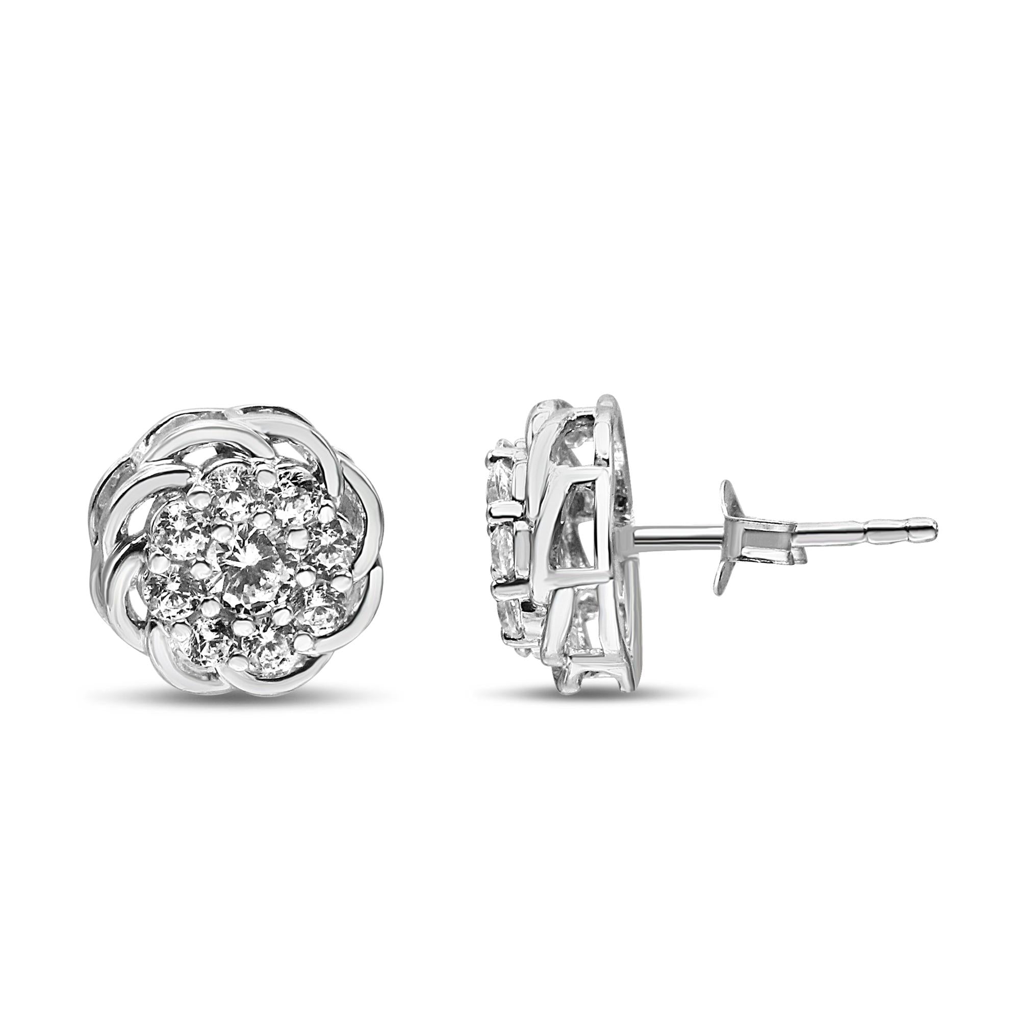 Pendientes de botón de plata de ley 925 con halo floral calado de diamantes redondos de 1/2 quilates (claridad I1-I2, color IJ) - Friggin Jewelry