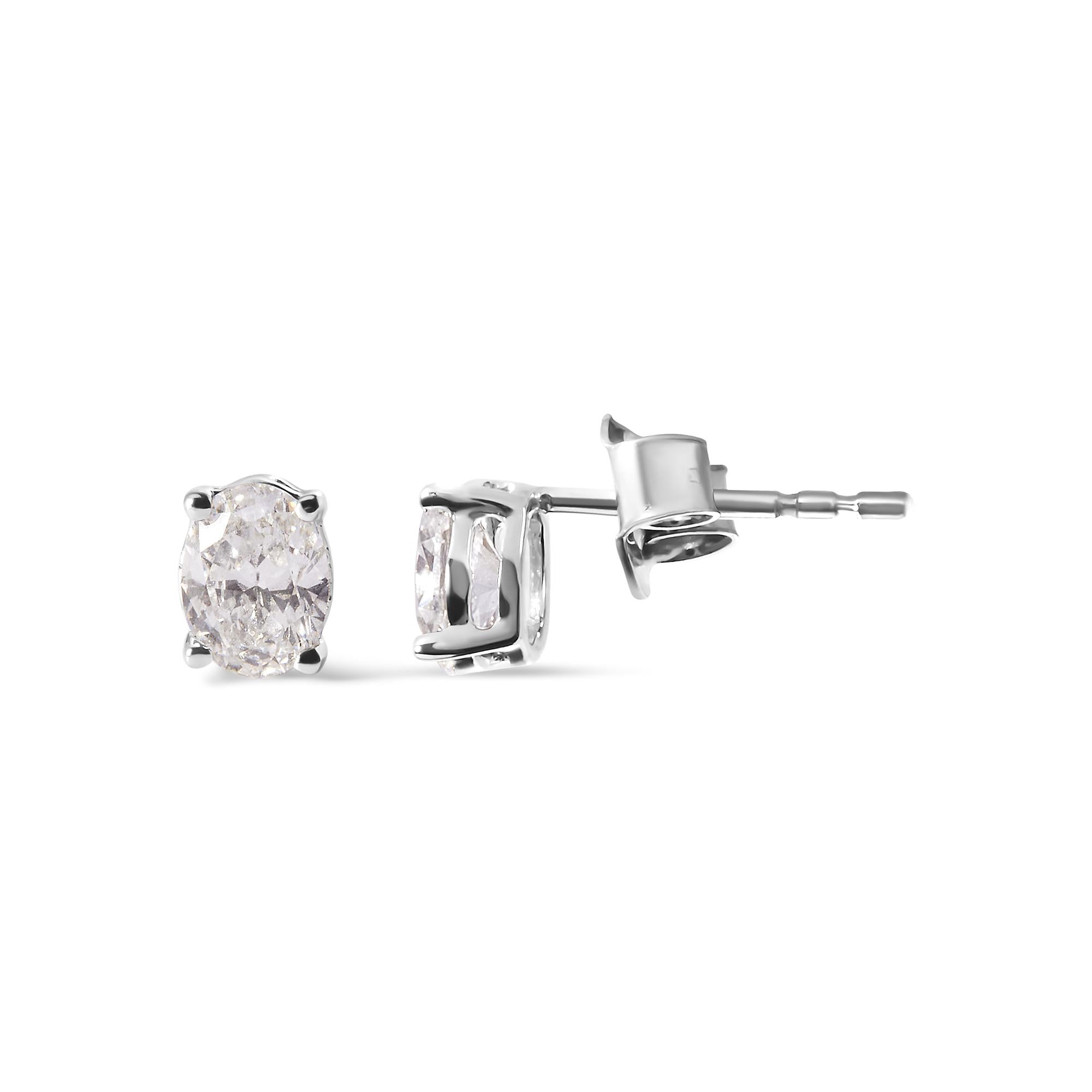 Aretes solitarios de oro blanco de 14 quilates con diamantes ovalados cultivados en laboratorio (color FG, claridad VS1-VS2) - Friggin Jewelry