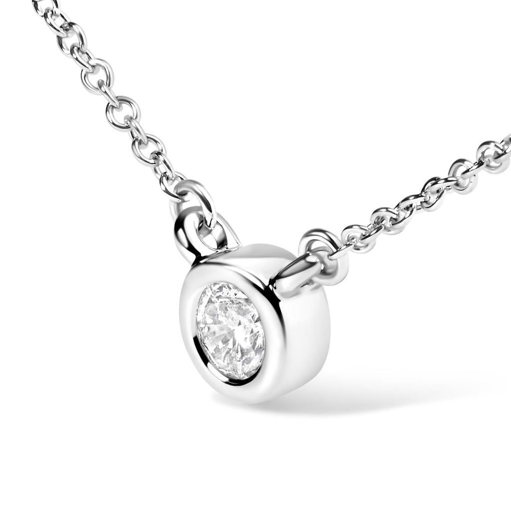 Collar con colgante solitario de oro de 10 quilates con diamante redondo de talla brillante engastado en bisel de 40,6 a 45,7 cm (color HI, claridad SI2-I1) - Friggin Jewelry