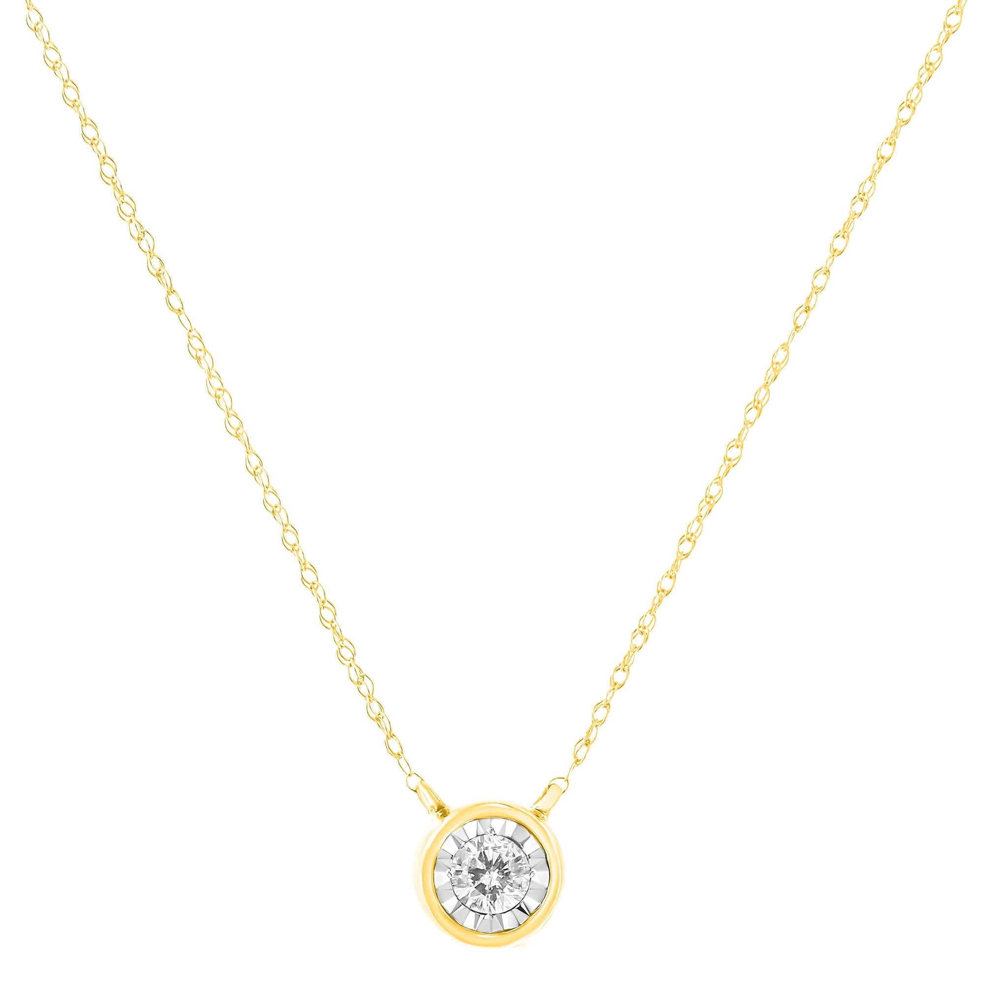 Collar con colgante solitario de oro de 10 quilates con diamantes redondos de talla brillante engastados en bisel (color JK, claridad I2-I3) - 40,6 cm con extensor de 5 cm - Friggin Jewelry