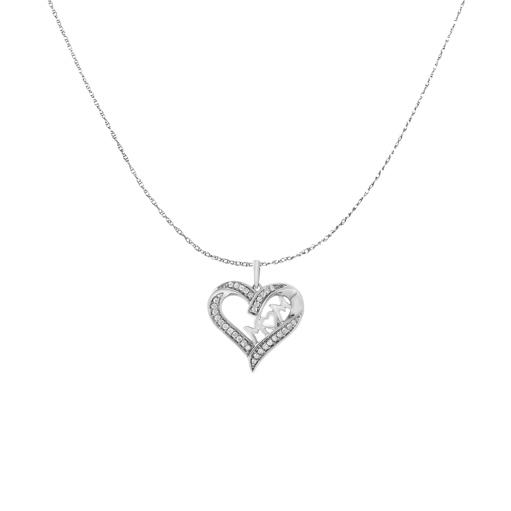 Collar con colgante de corazón "Mamá" grabado con diamantes de 1/4 ct en plata de ley 925 (color IJ, claridad I3) - Friggin Jewelry