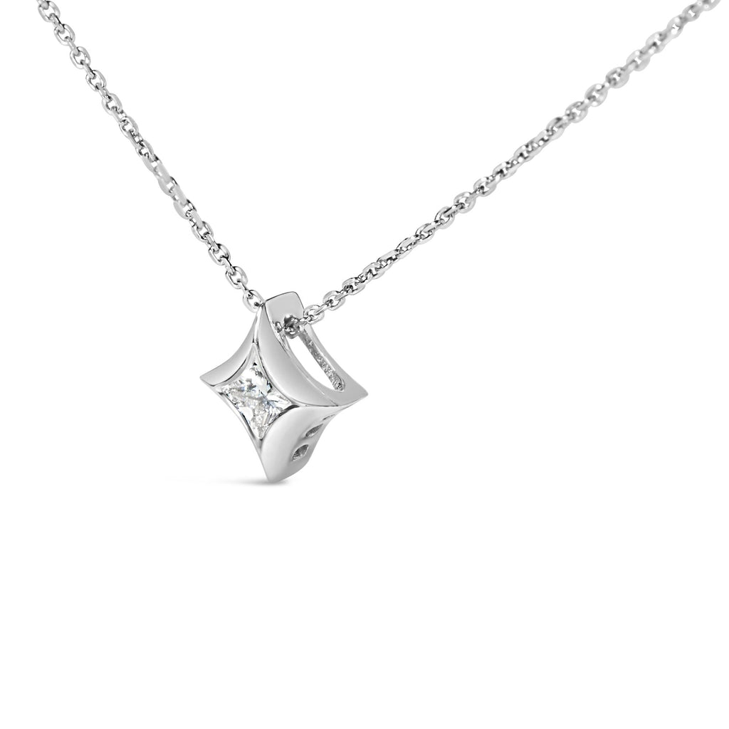 Collana pendente a forma di aquilone con diamante solitario taglio principessa da 1/10 ct incastonato in oro 10 carati - 18 pollici - Friggin Jewelry