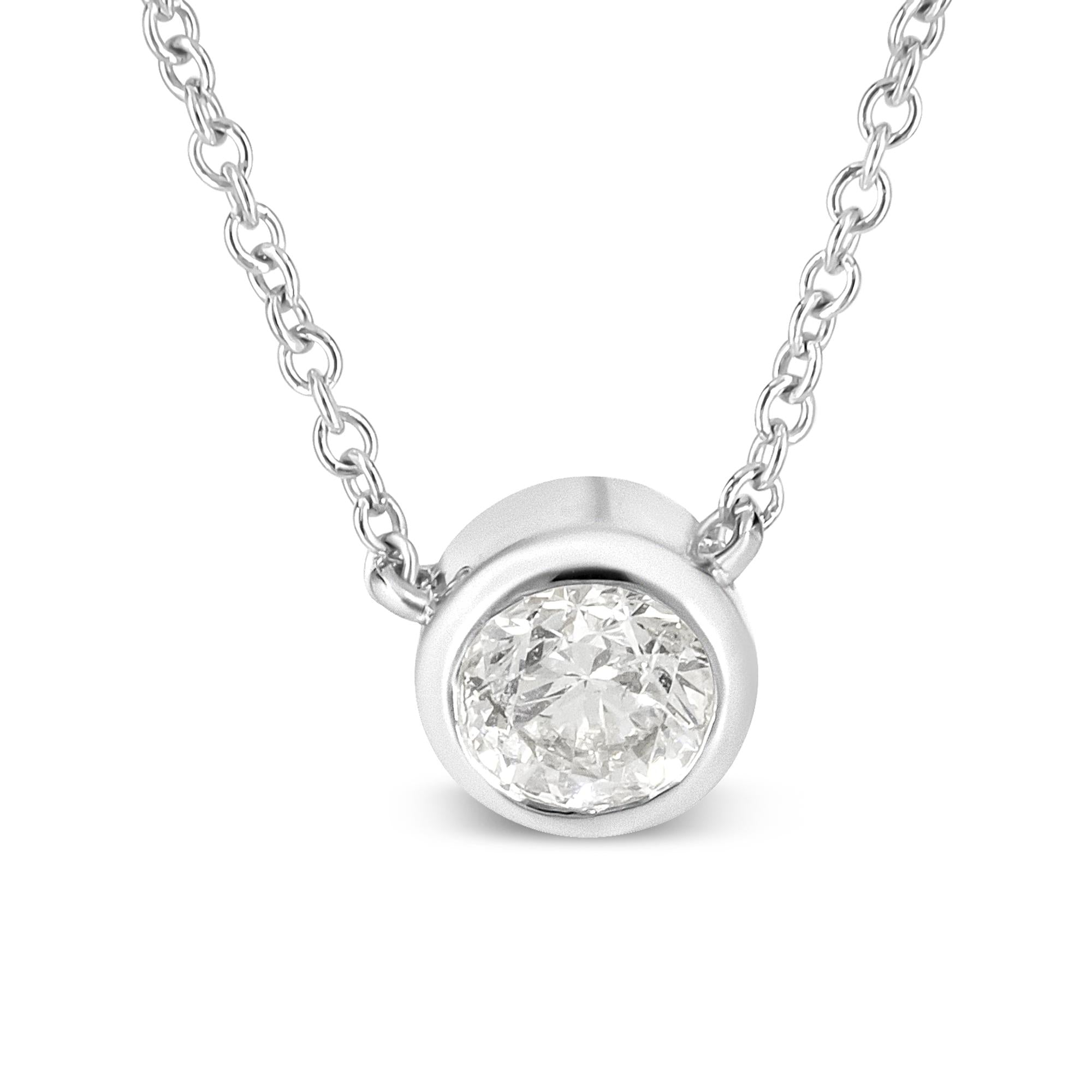 Collar con colgante solitario de diamantes redondos engastados en bisel de 1/3 quilates en oro blanco de 10 quilates (color IJ, claridad I1-I2) - Ajustable de 40,6 a 45,7 cm - Friggin Jewelry
