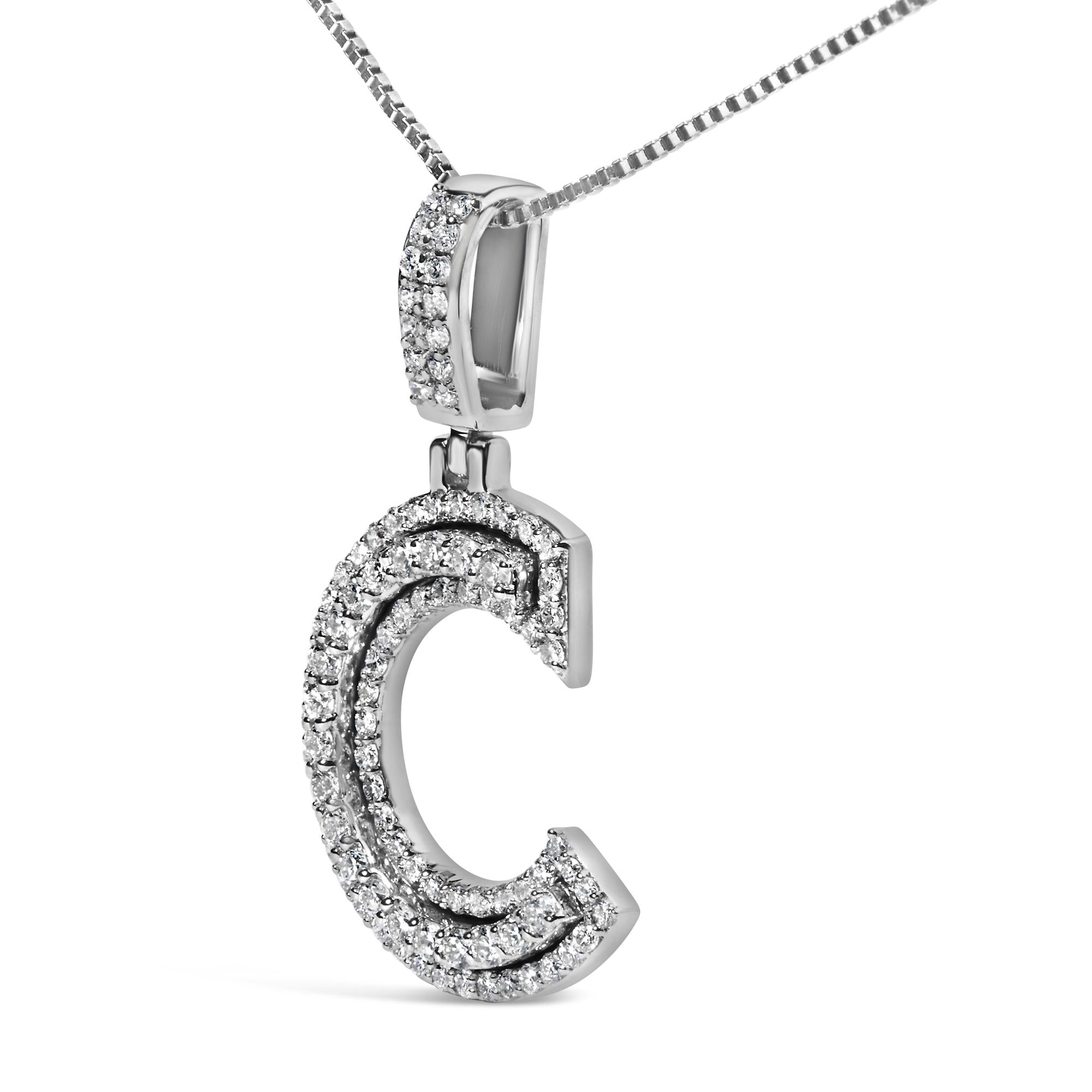 Collana con ciondolo a forma di "C" in argento sterling 925 da 4/5 ct con diamante rotondo creato in laboratorio - 18" (colore FG, purezza VS2-SI1) - Friggin Jewelry