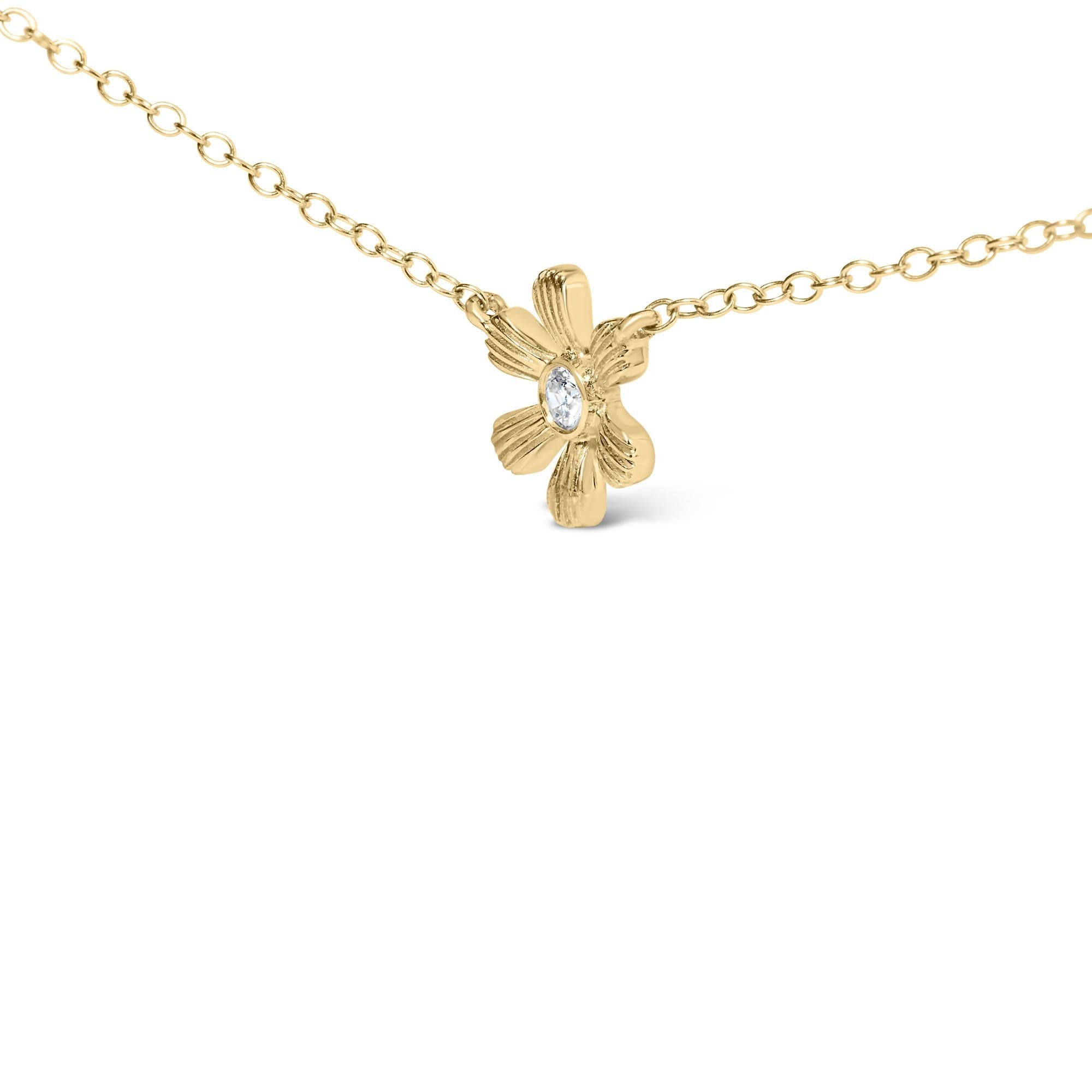 Collar con cadena floral de diamantes de 1/8 ct en oro amarillo de 10 quilates (color IJ, claridad I1-I2) - Friggin Jewelry