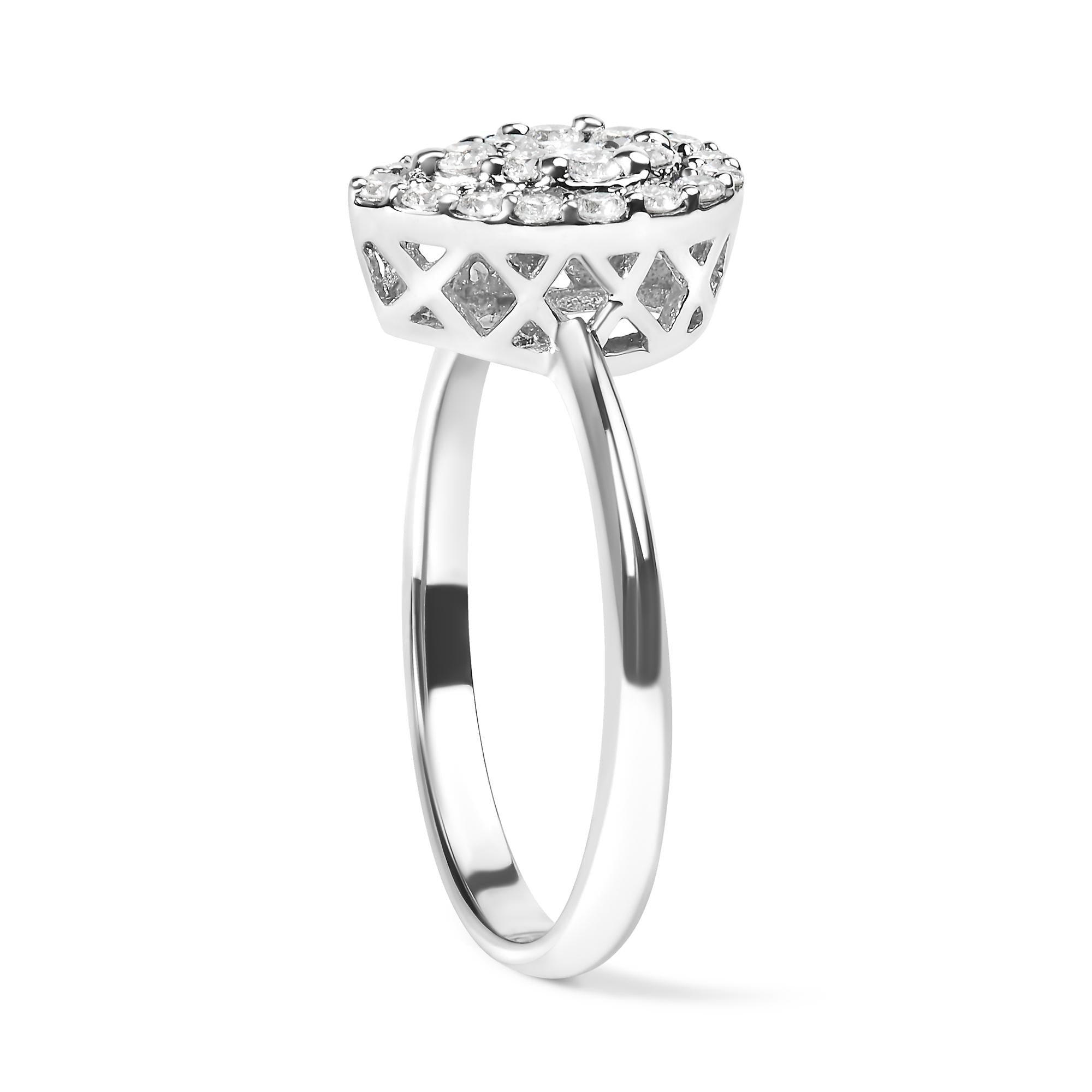 Anillo de compromiso en forma de pera con halo y racimo de diamantes cultivados en laboratorio de 3/8 quilates en plata esterlina 925 (color GH, claridad VS2-SI1) - Talla 7 - Friggin Jewelry