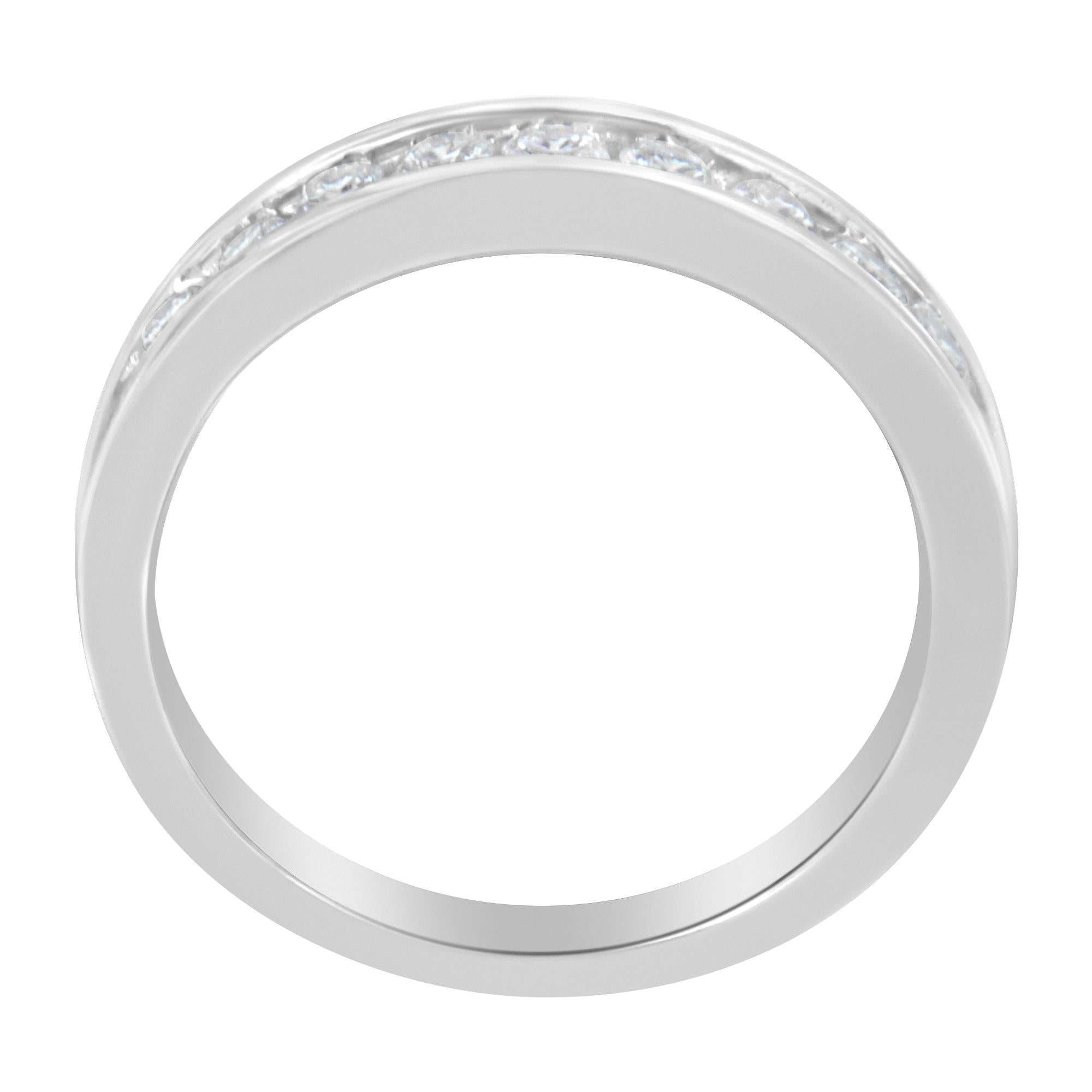 Anello in oro bianco 18 carati con diamanti taglio rotondo (1/2 cttw, colore HI, purezza SI2-I1) - Friggin Jewelry