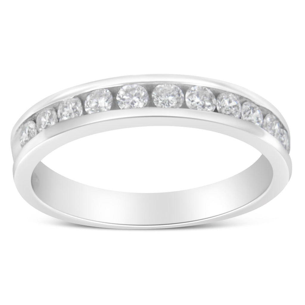 Anillo de bodas de oro blanco de 18 quilates con engaste de canal y diamantes redondos de talla brillante de 1/2 quilate, con certificación IGI (color HI, claridad I1-I2) - Friggin Jewelry