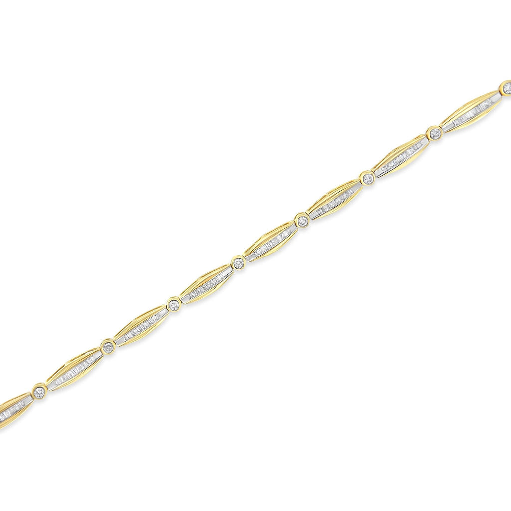 Bracciale tennis da 7" in oro giallo 14 carati con diamanti taglio brillante e baguette da 1-1/2 ct e maglie affusolate (colore HI, purezza I1-I2) - Friggin Jewelry