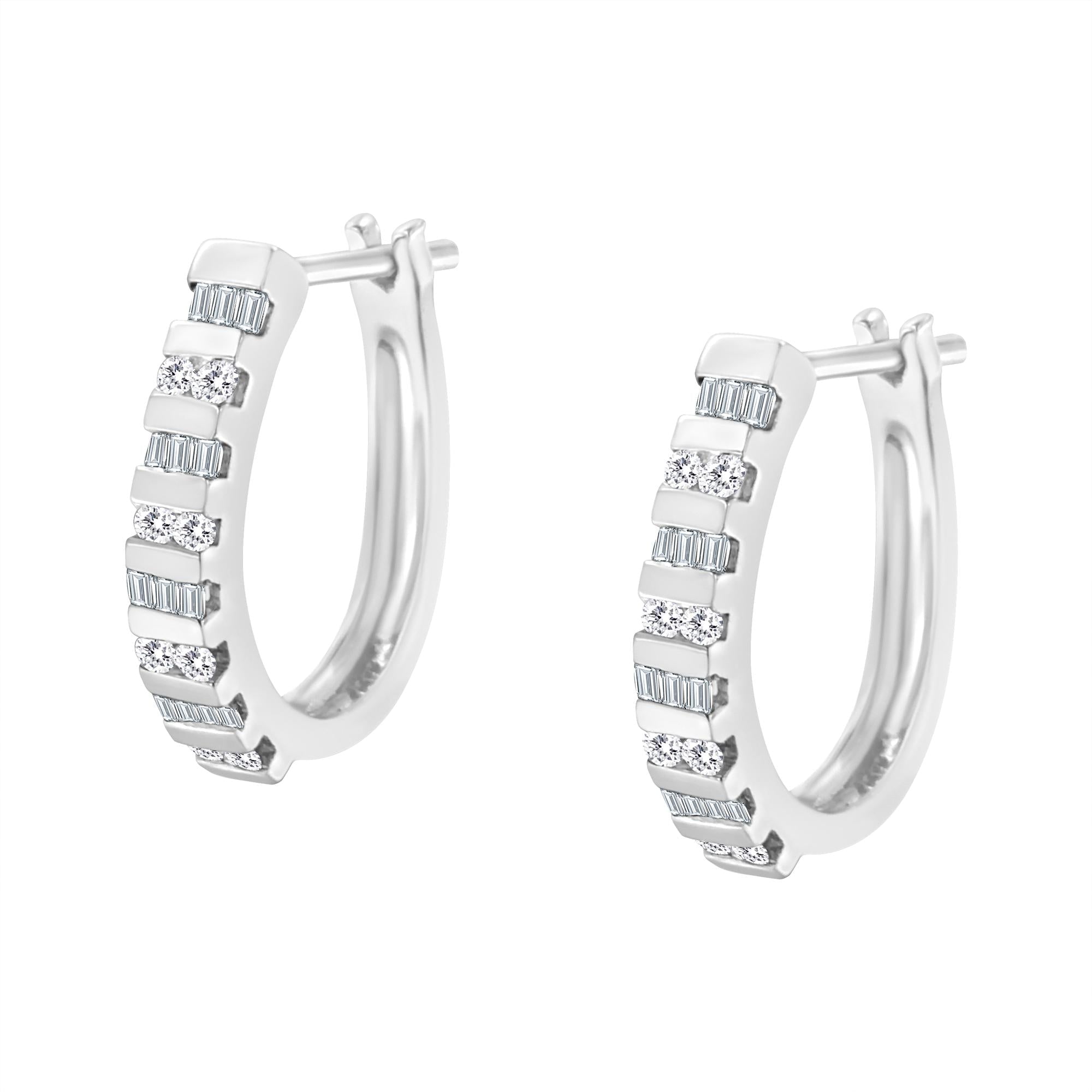 Aros de oro de 10 quilates con diamantes redondos y talla baguette (color IJ, claridad I2-I3) - Friggin Jewelry