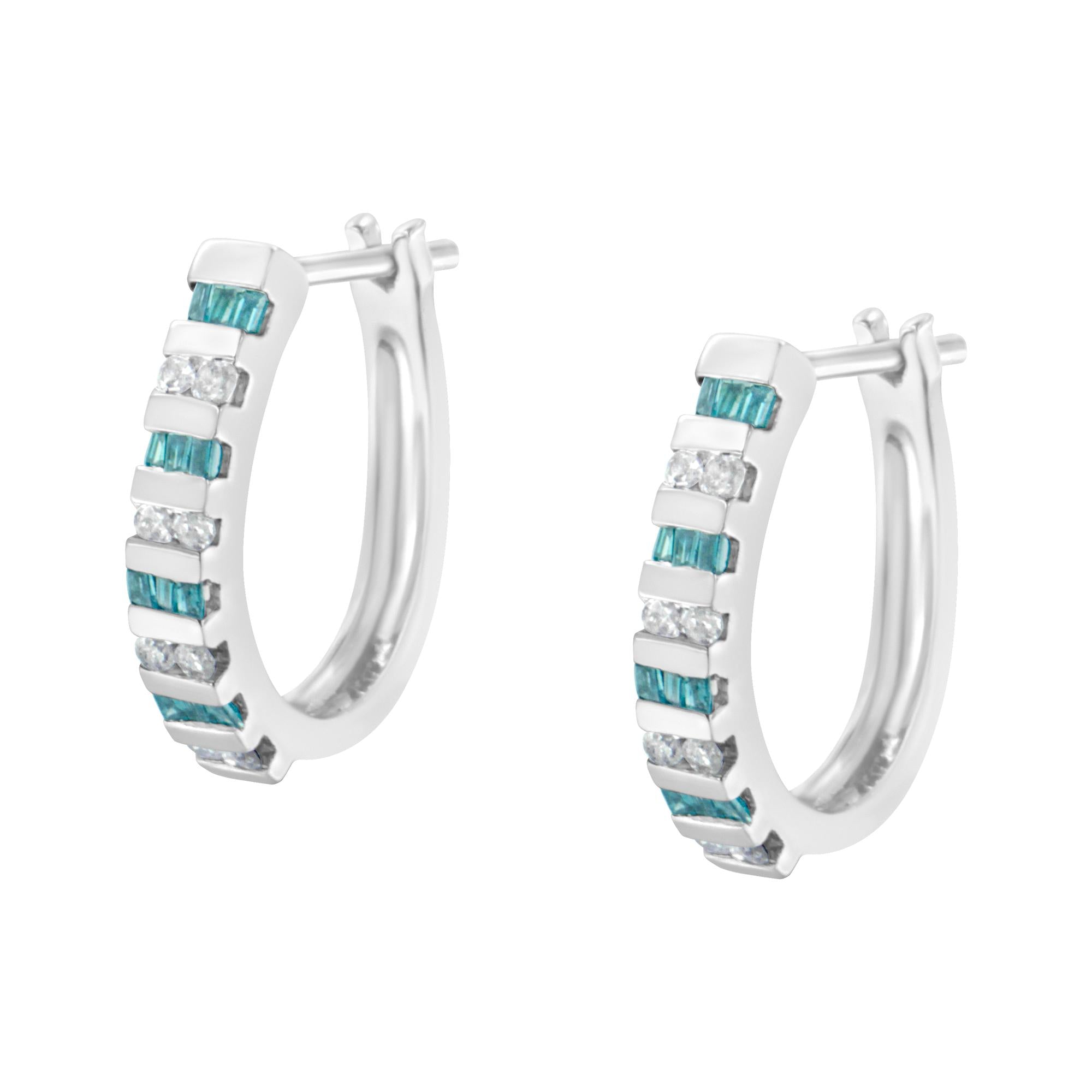 Orecchini a cerchio in oro bianco 10k con diamanti taglio baguette blu e rotondi (0,50 cttw, colore IJ, purezza I2-I3) - Friggin Jewelry