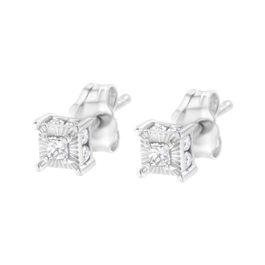 Aretes solitarios de diamantes de talla princesa engastados milagros de 1/4 ct en plata de ley 925 con halo oculto (color IJ, claridad SI2-I1) - Friggin Jewelry