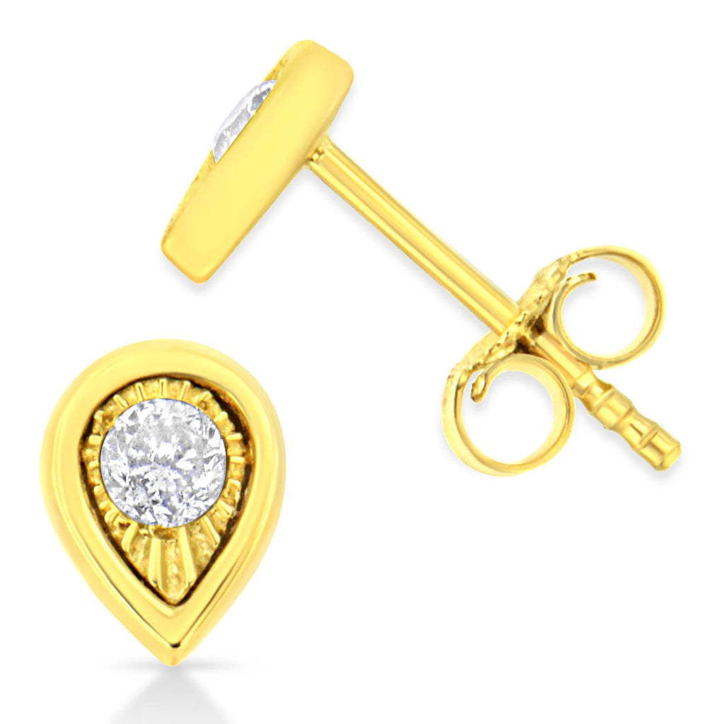 Aretes de plata de ley 925 bañados en oro amarillo de 10 quilates con diamantes engastados milagros de 1/10 quilates (formas a elegir) - Friggin Jewelry