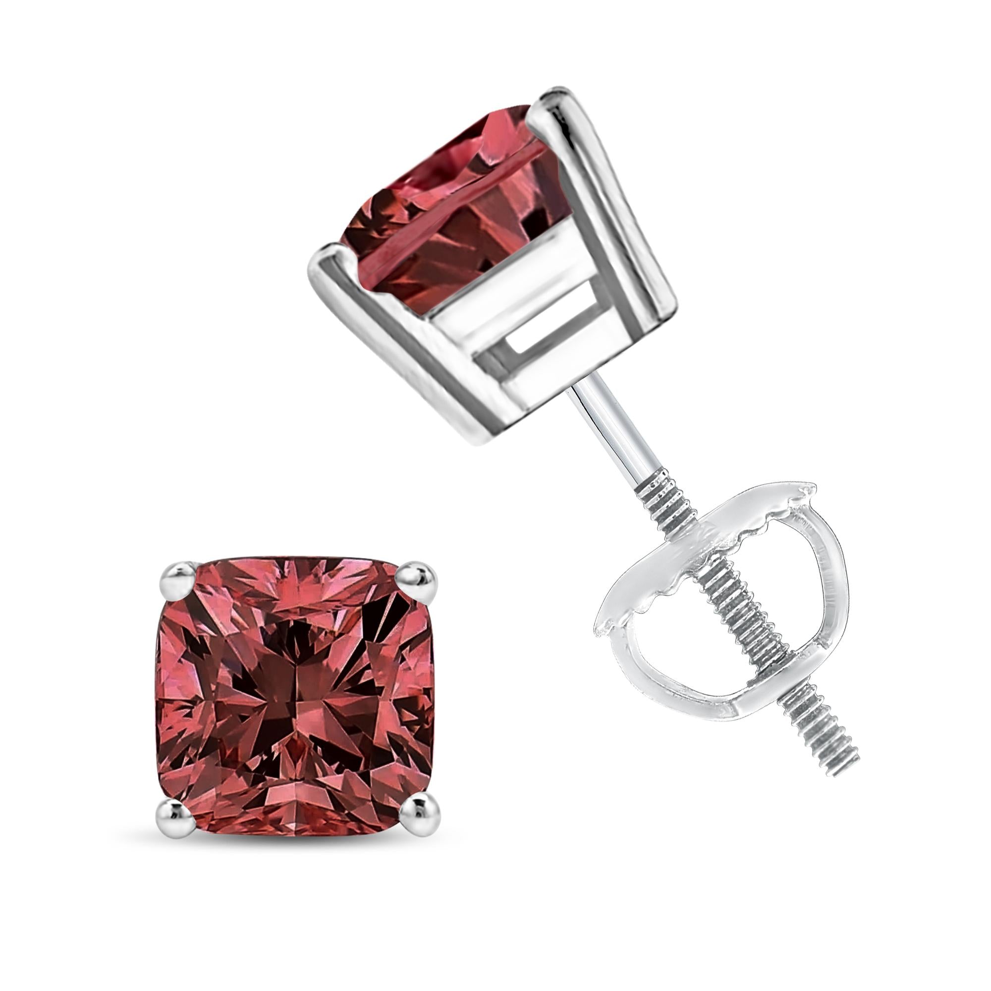 Orecchini a bottone con diamante solitario classico in oro bianco 14 carati, taglio cuscino rosa, incastonato a 4 punte (colore rosa, purezza VS1-VS2) - Friggin Jewelry