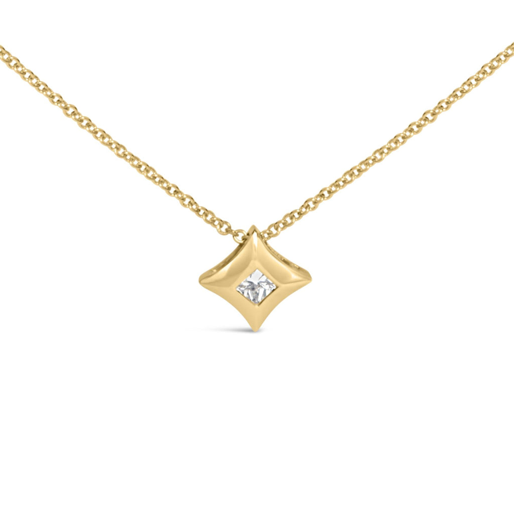 Collana con pendente solitario a forma di aquilone con diamanti da principessa incastonati a castone da 1/5 carati in oro 10 carati - Friggin Jewelry