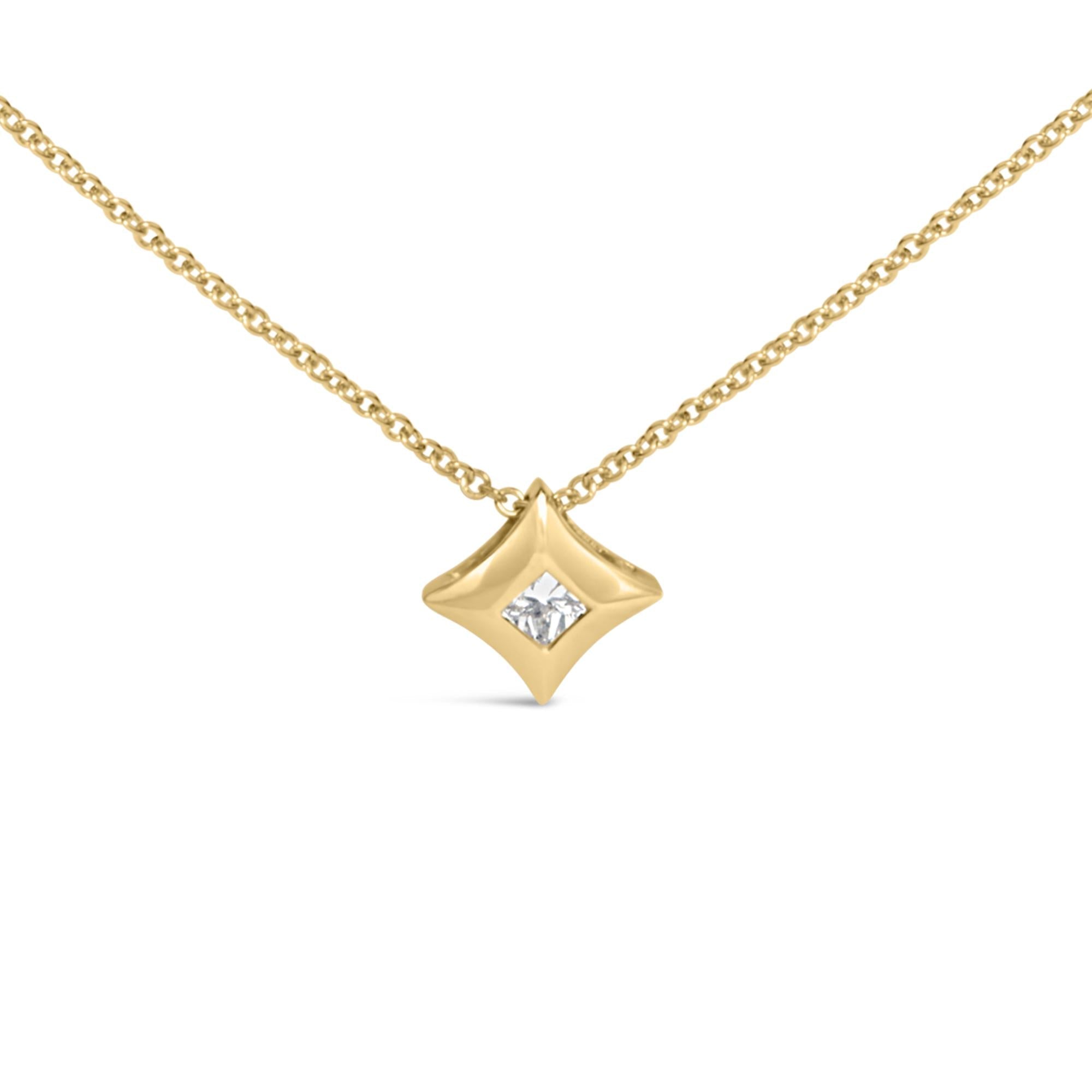 Collana con pendente solitario a forma di aquilone con diamanti da principessa incastonati a castone da 1/5 carati in oro 10 carati - Friggin Jewelry