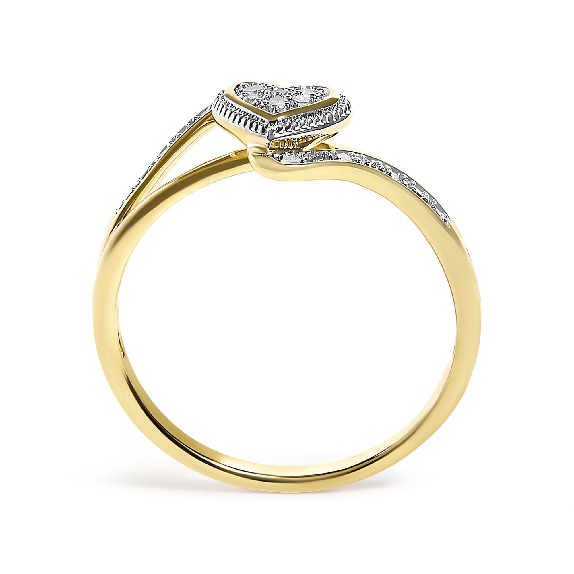 Anillo de compromiso de oro amarillo de 10 quilates con corazón de filigrana y detalles de diamantes (color IJ, claridad I3) - Friggin Jewelry