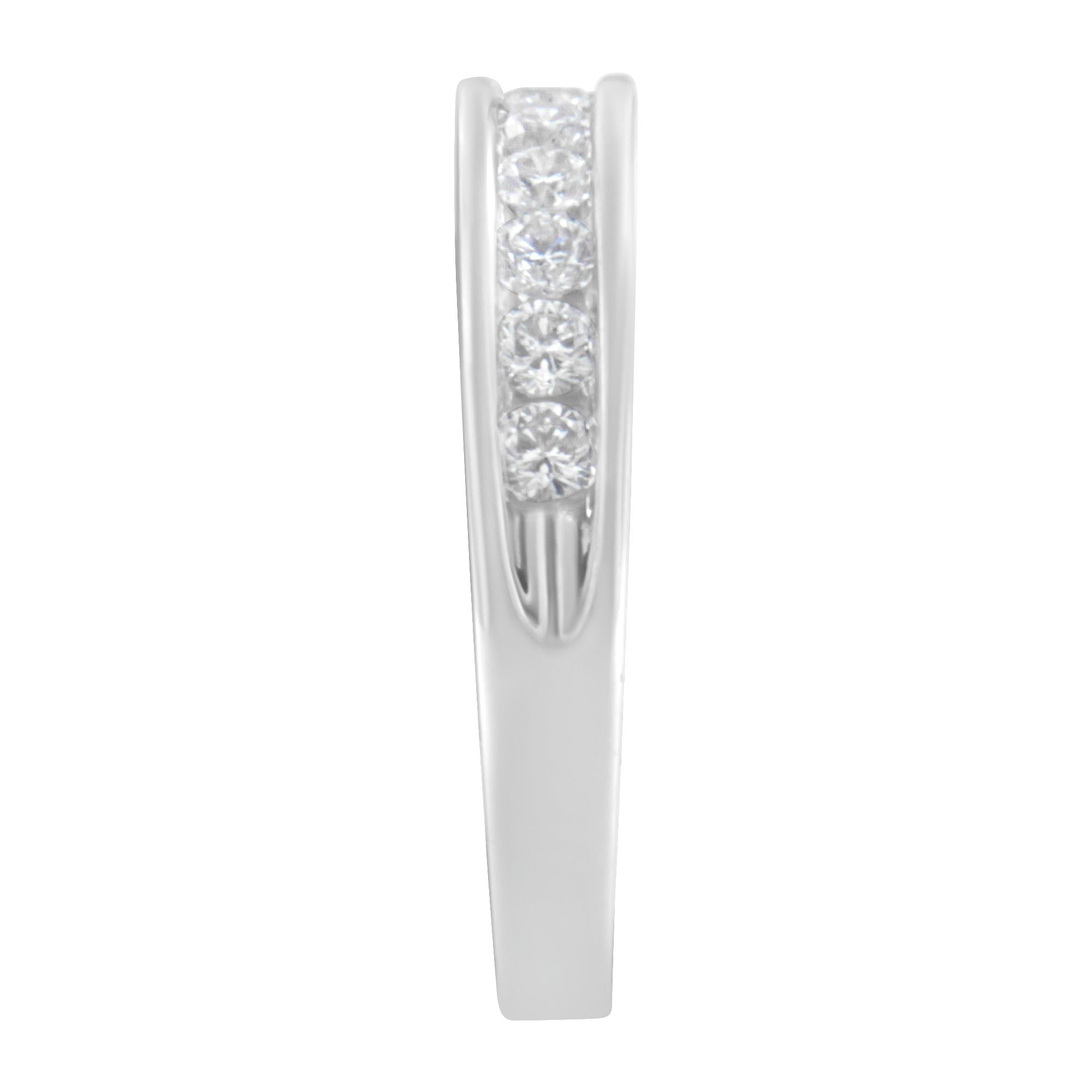Anello in oro bianco 18 carati con diamanti taglio rotondo (1/2 cttw, colore HI, purezza SI2-I1) - Friggin Jewelry