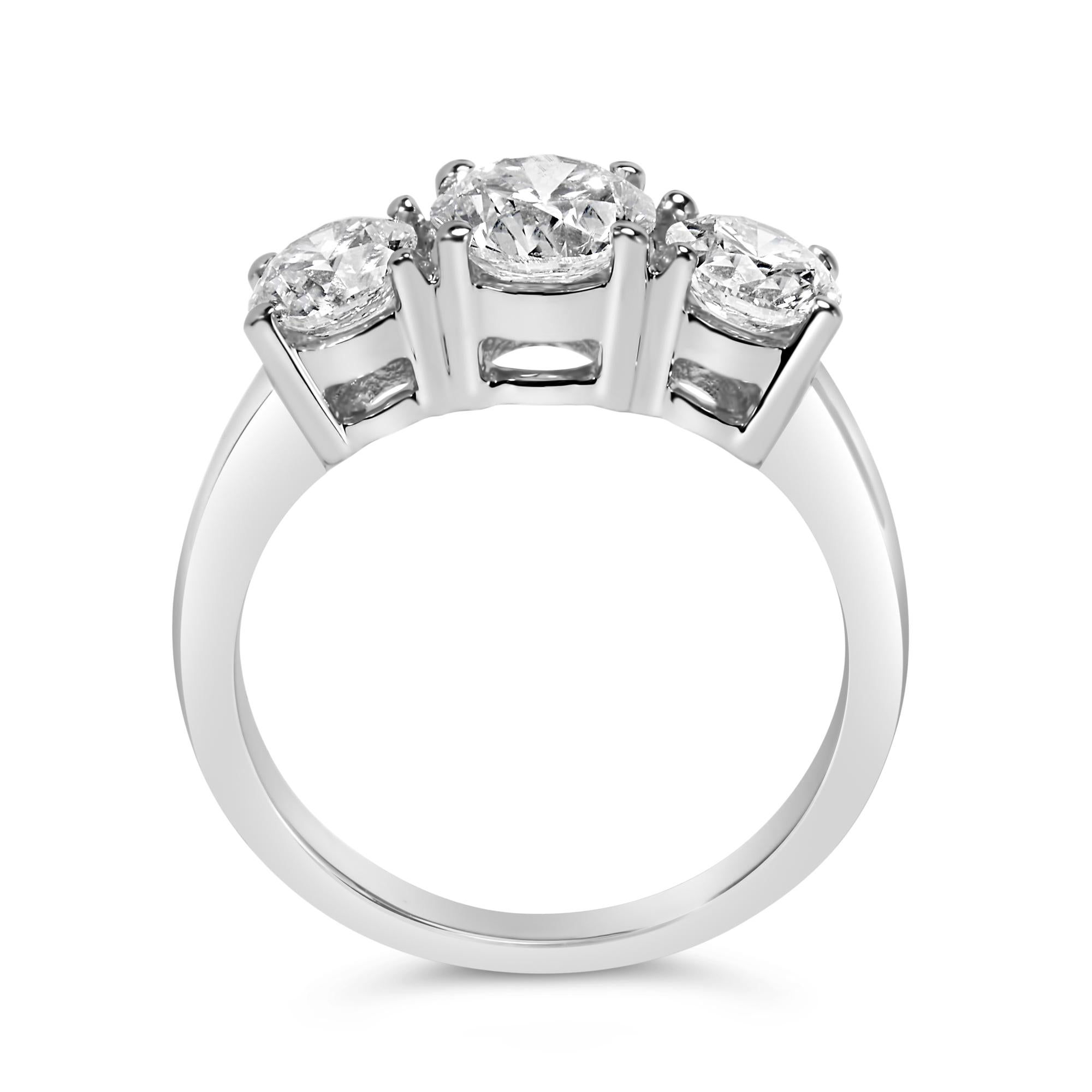 Anillo de oro blanco de 14 quilates con 2,00 quilates de diamantes cultivados en laboratorio y 3 piedras (color FG, claridad VS1-VS2) - Friggin Jewelry