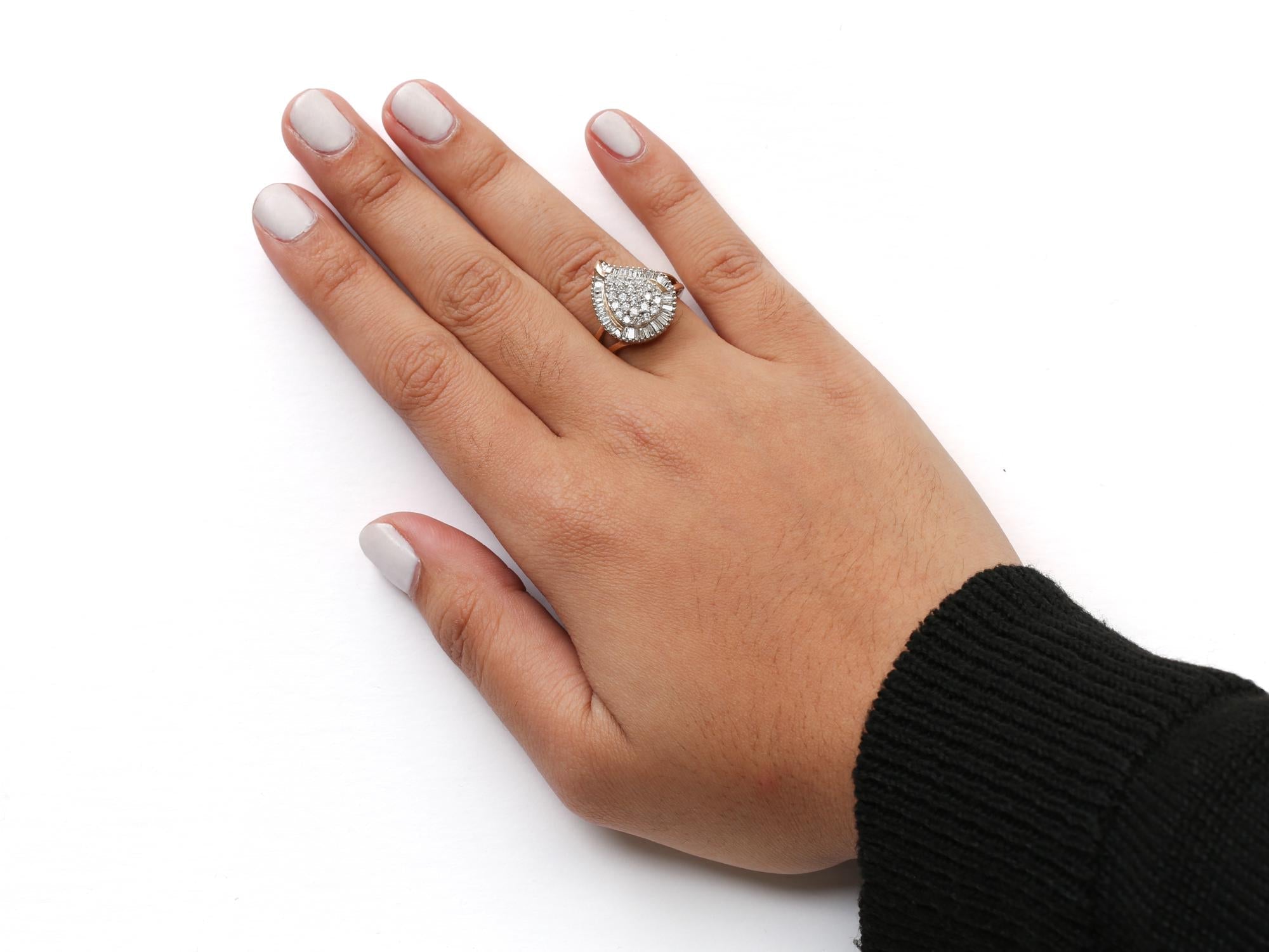 10K Yellow Gold 1 Cttw Round and Baguette Cut Diamond Ballerina Cluster Ring (H-I Color, SI2-I1 Clarity) - Friggin Jewelry