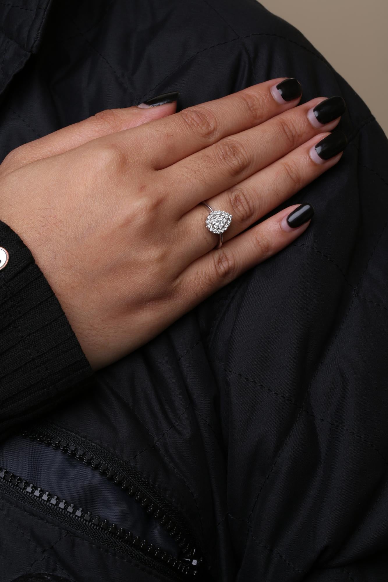10K White Gold 3/8 Cttw Round-Cut Lab Grown Diamond Cluster Pear Promise Ring (G-H Color, VS2-SI1 Clarity) - Friggin Jewelry
