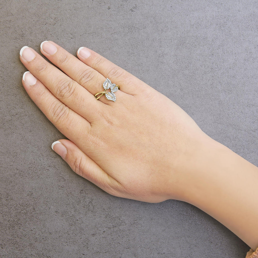 Anello a tripla foglia con taglio baguette e diamanti rotondi da 1/2 carati placcato oro giallo 18 carati in argento sterling 925 (colore IJ, purezza I1-I2) - Friggin Jewelry