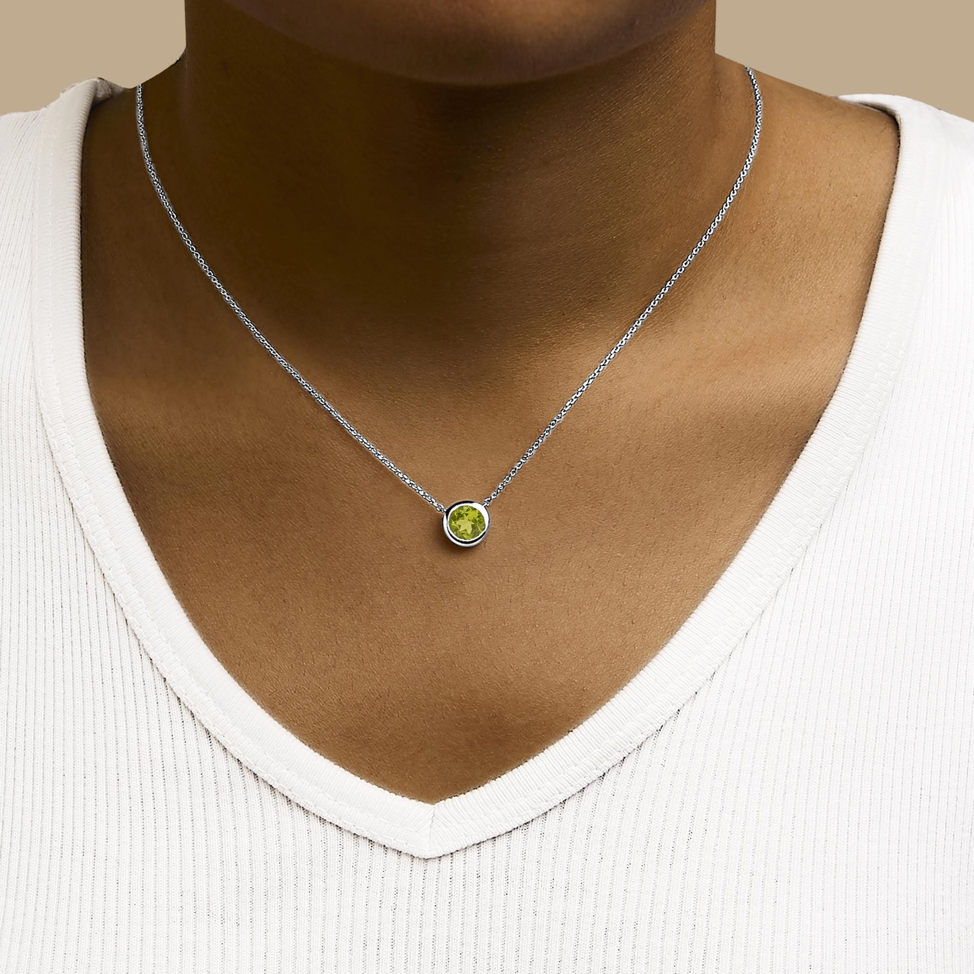 Collar con colgante de piedra preciosa creada en plata de ley 925 de 7 mm con bisel - 45,7 cm - Friggin Jewelry