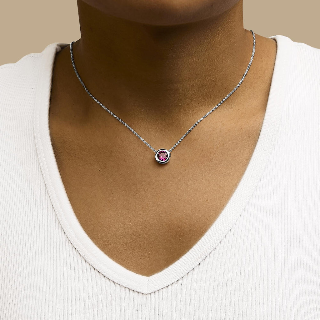 Collar con colgante de piedra preciosa creada en plata de ley 925 de 7 mm con bisel - 45,7 cm - Friggin Jewelry