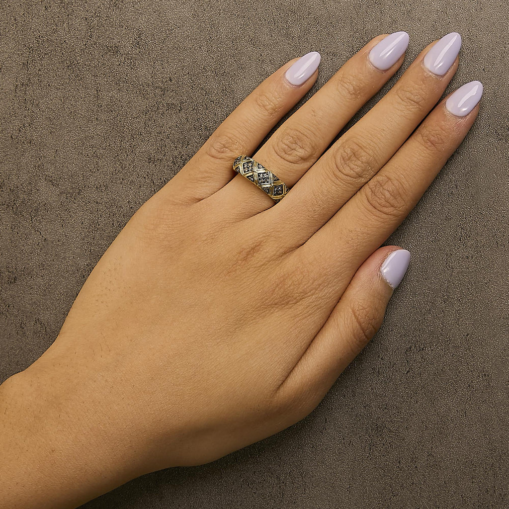 Anello a fascia in stile geometrico con diamanti champagne da 3/8 ct, placcato oro giallo 10K, in argento sterling 925 - Friggin Jewelry