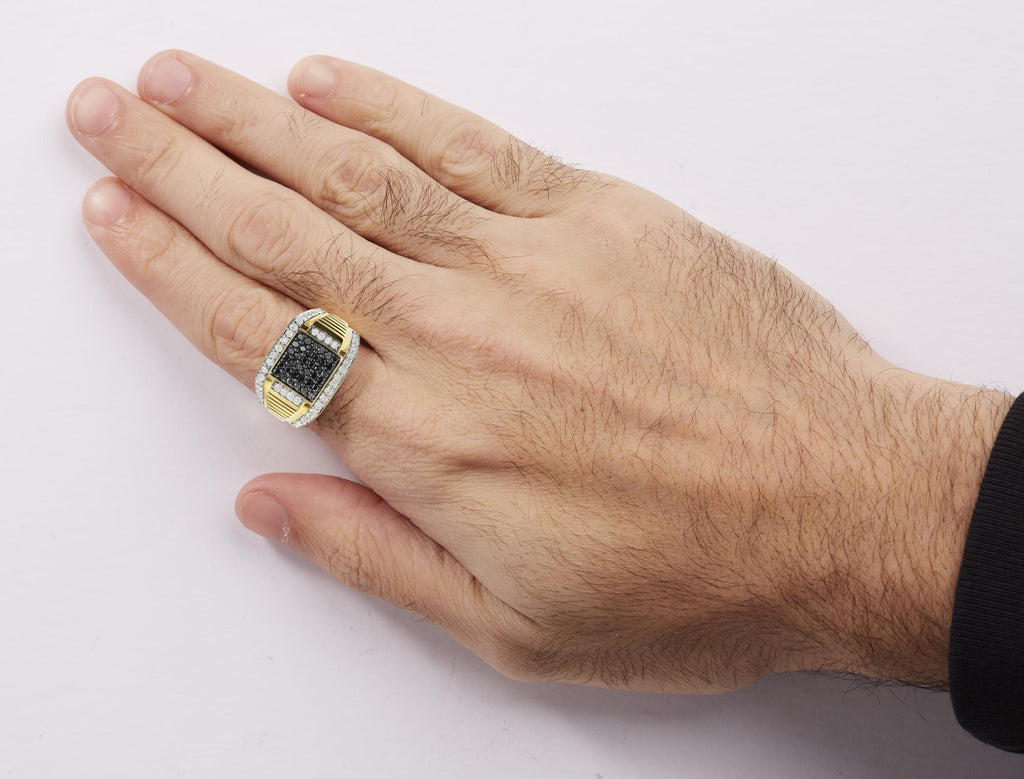 Anillo para hombre en plata de ley 925 bañada en oro amarillo de 14 quilates con diamantes blancos y negros de 1 1/2 quilates (color negro/IJ, claridad I2-I3) - Friggin Jewelry