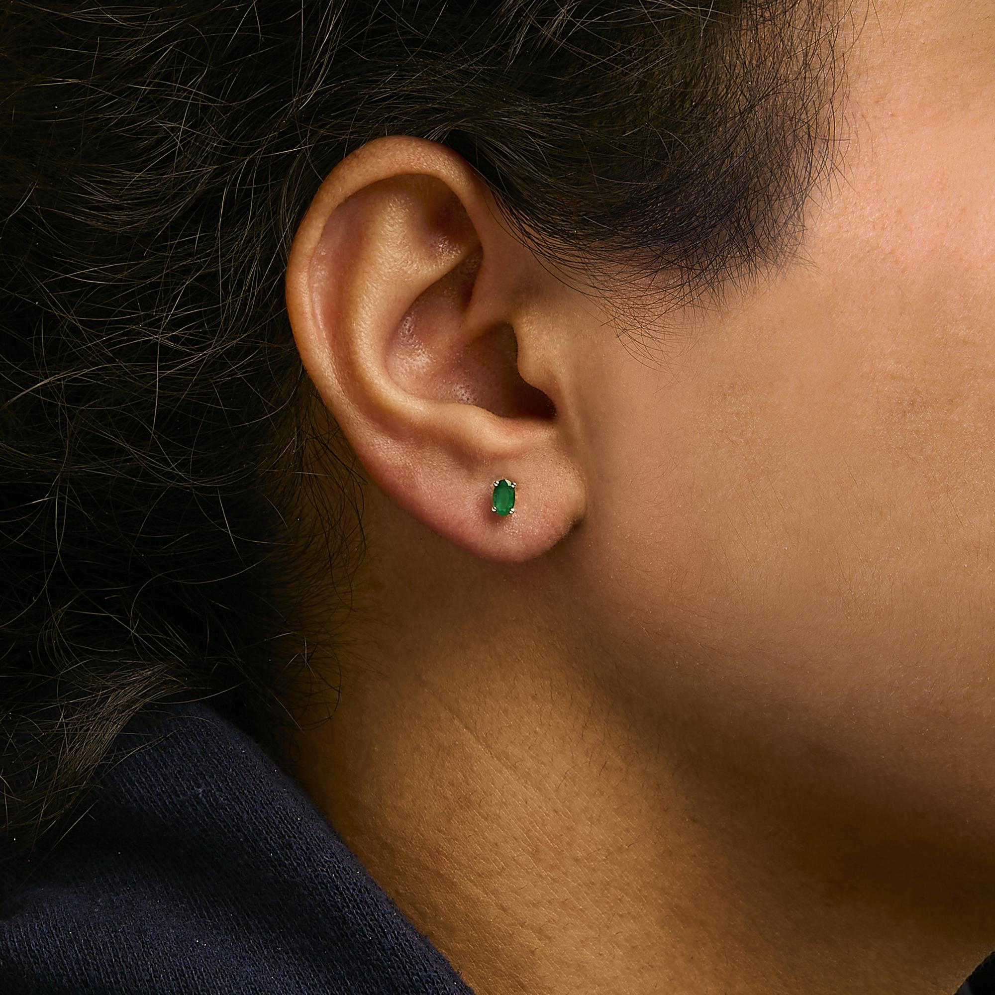 Pendientes de oro de 14 quilates con piedra de nacimiento de corte ovalado de 5 x 3 mm - Friggin Jewelry
