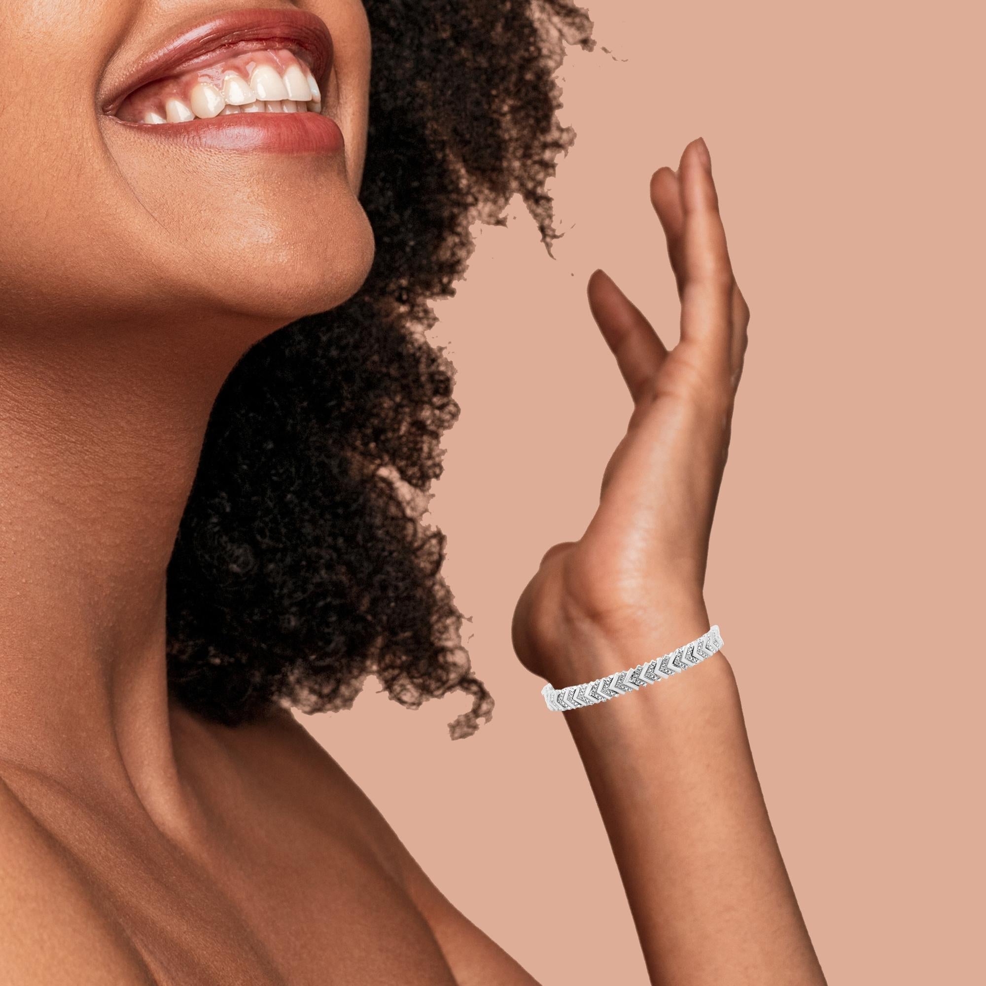 .925 Sterling Silver 1/6 Cttw Round-Cut Diamond Chevron Wave 7.25" Link Bracelet (I-J Color, I3 Clarity) - Friggin Jewelry