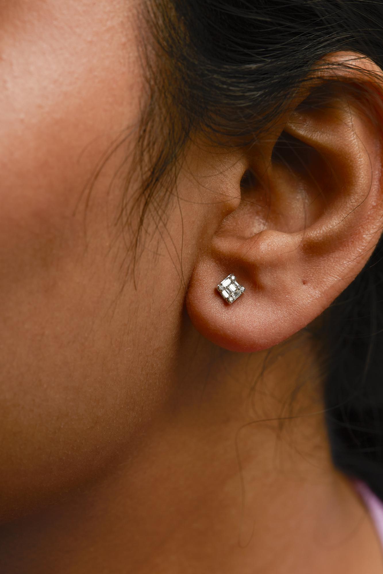 10K White Gold 1/7 Cttw Round and Baguette Diamond Mosaic Square Stud Earrings (H-I Color, I1-I2 Clarity) - Friggin Jewelry