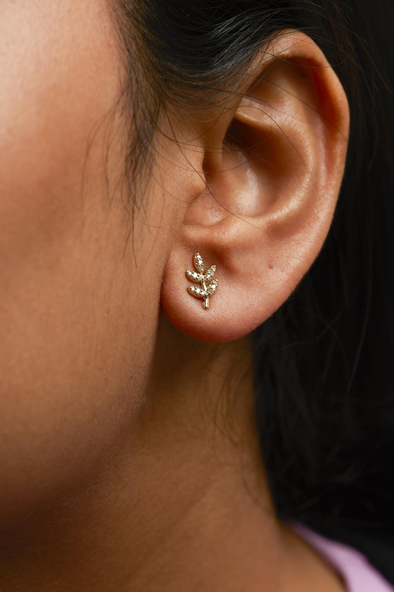 10K Yellow Gold 1/10 Cttw Diamond Accented Leaf and Branch Stud Earrings (H-I Color, I1-I2 Clarity) - Friggin Jewelry