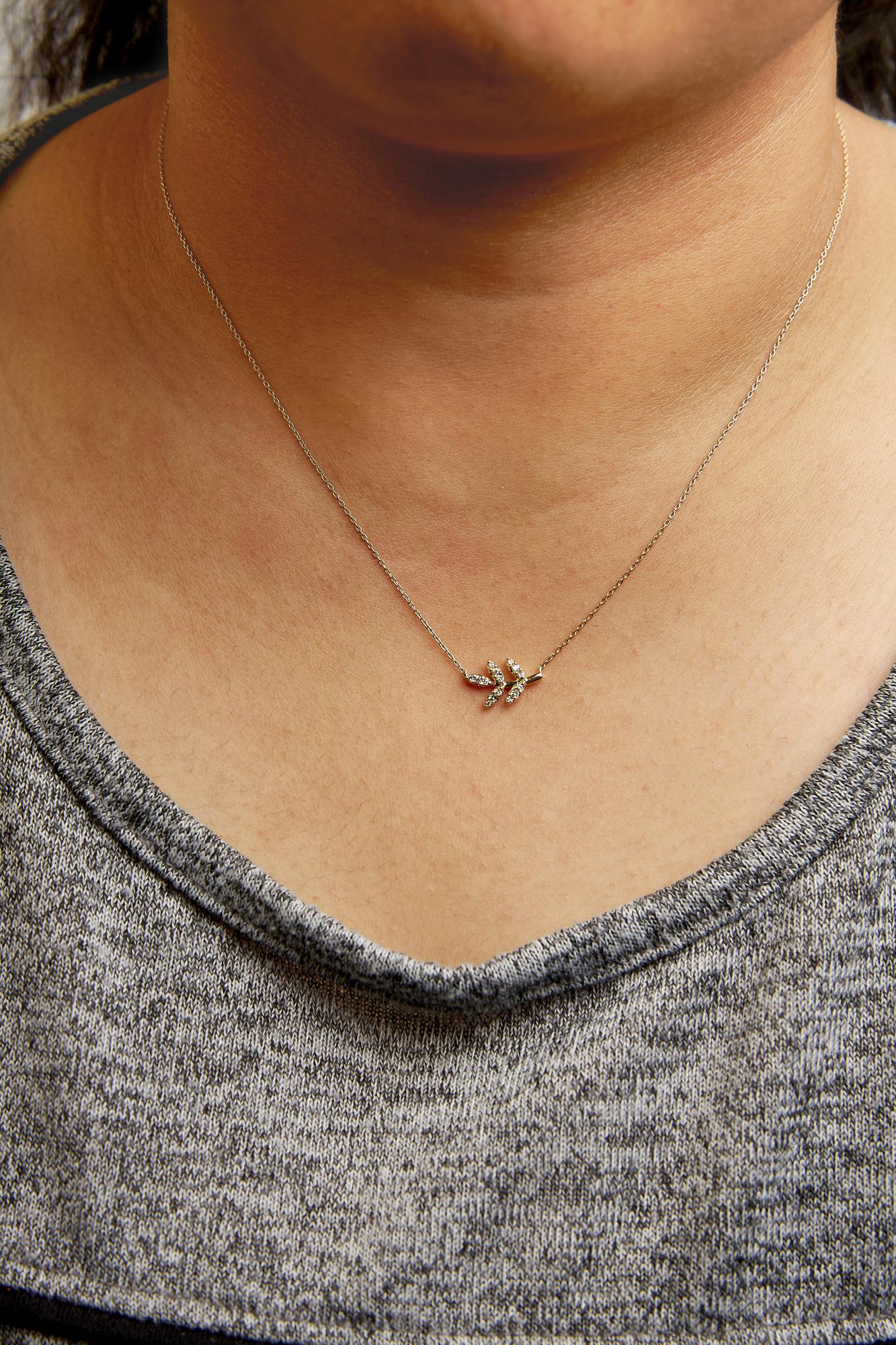 10K Yellow Gold 1/10 Cttw Diamond Leaf and Branch 18" Pendant Necklace (H-I Color, I1-I2 Clarity) - Friggin Jewelry