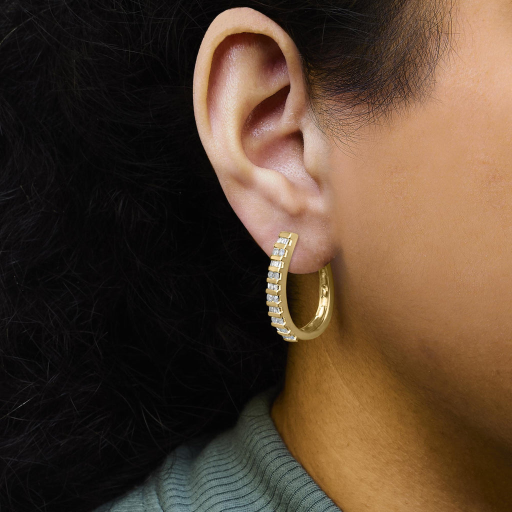 Aros de oro blanco de 10 quilates con diamantes alternados en forma de "U" (color IJ, claridad I2-I3) - Friggin Jewelry