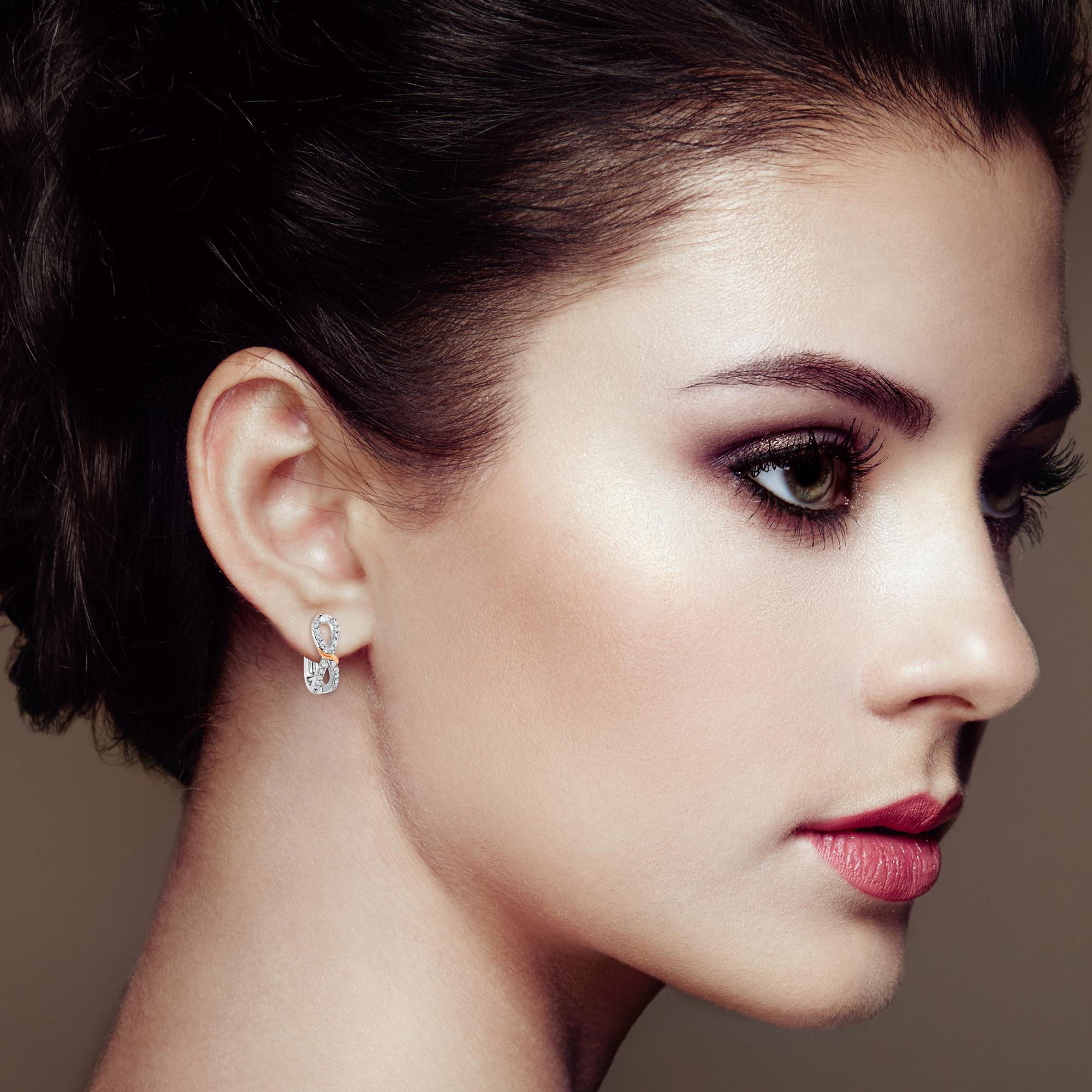 Orecchini a cerchio con nastro e diamanti infiniti da 1/3 ct in oro bianco e rosa 10 carati (colore HI, purezza I1-I2) - Friggin Jewelry