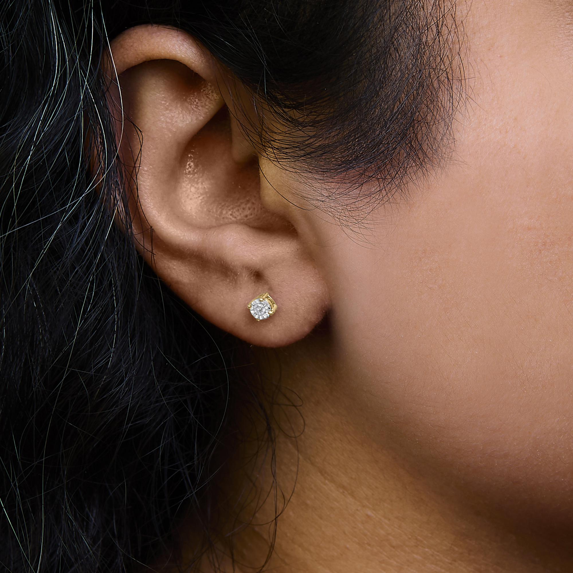 Aretes de plata de ley 925 con diamantes cultivados en laboratorio de talla brillante redonda de 1/10 quilates engastados milagros (color FG, claridad VS1-VS2) - Friggin Jewelry