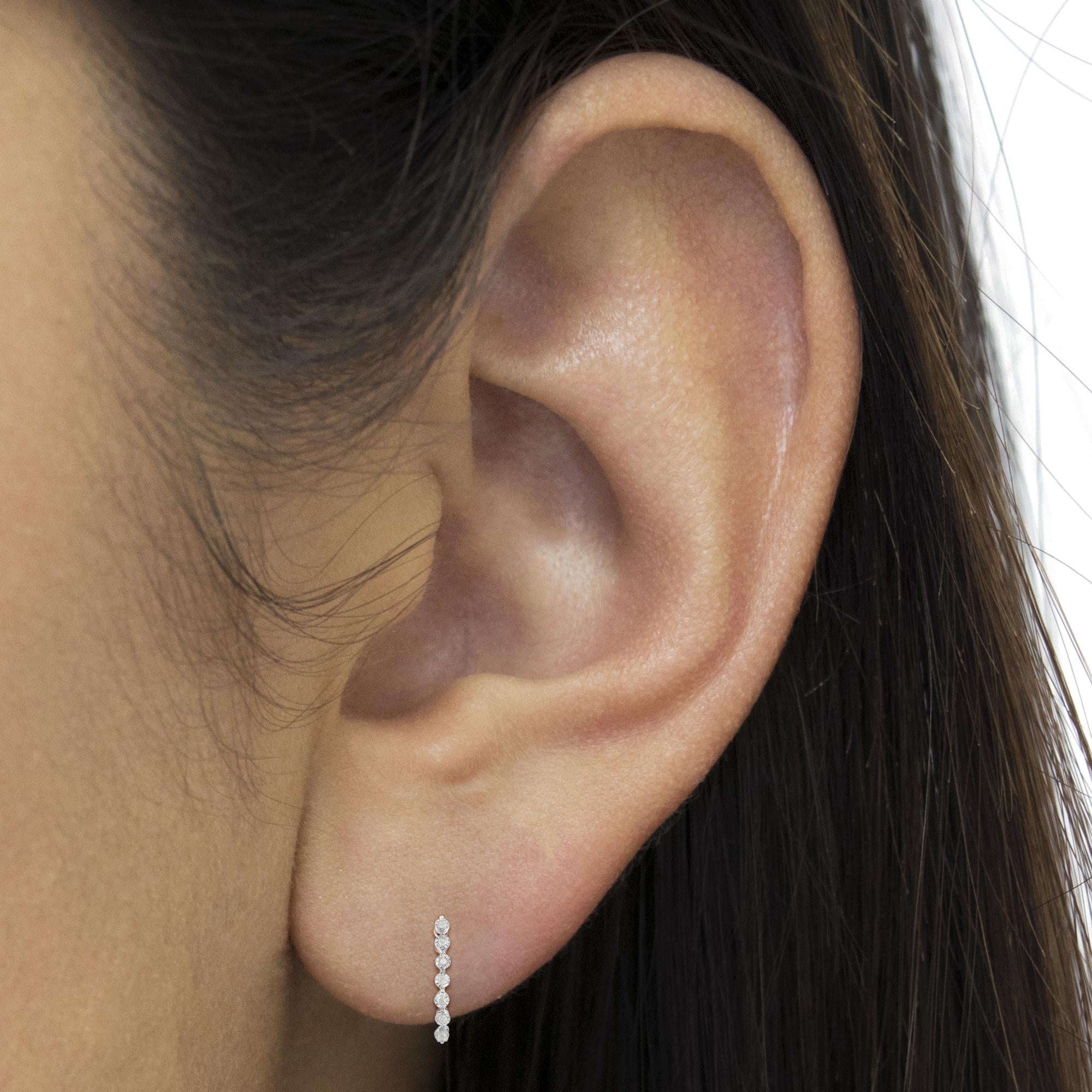 Orecchini a cerchio in argento sterling 925 con 7 diamanti incastonati da 1/2 ct (colore IJ, purezza I3) - Friggin Jewelry