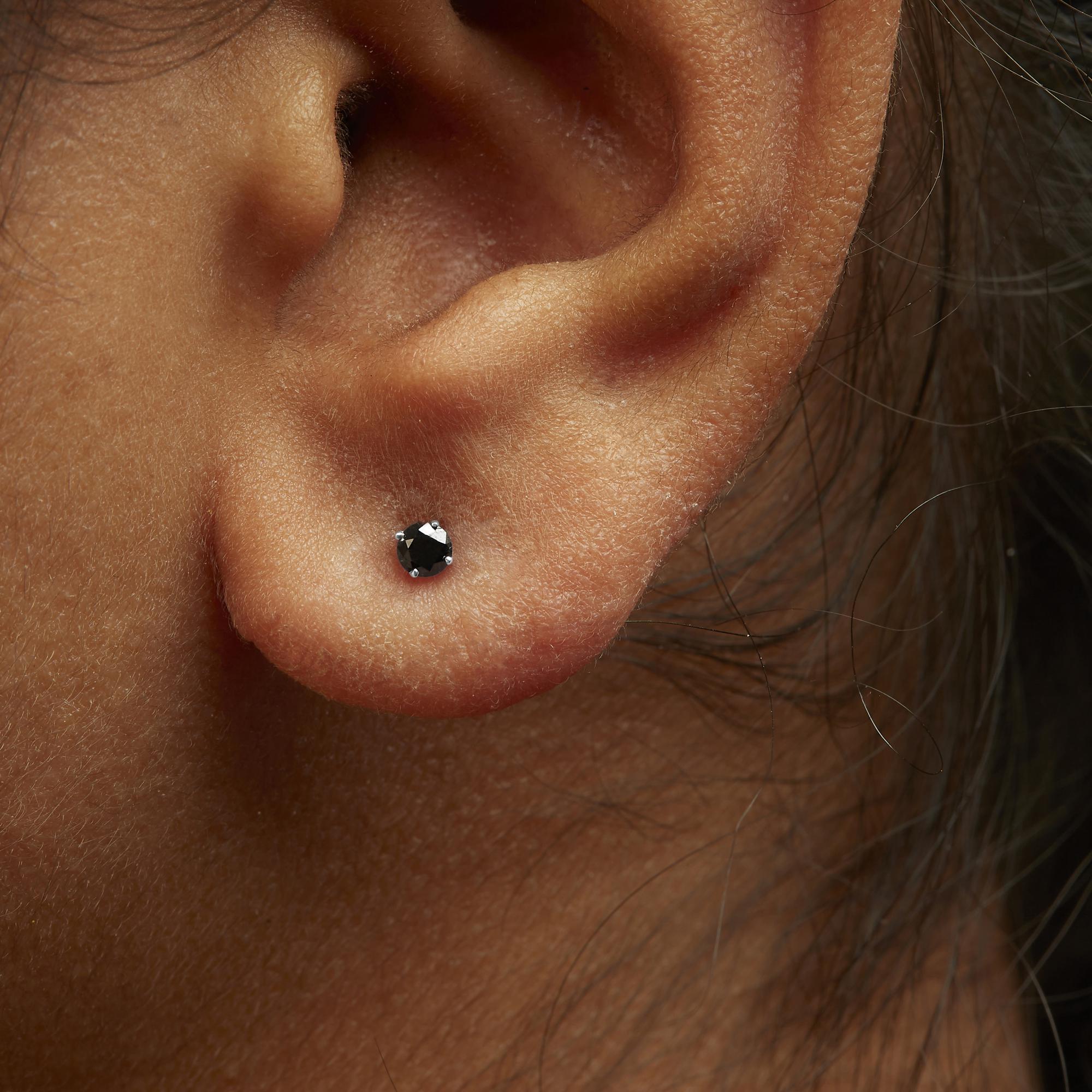 Pendientes solitarios de diamante negro en plata de ley 925 (color negro, claridad I2-I3) - Friggin Jewelry